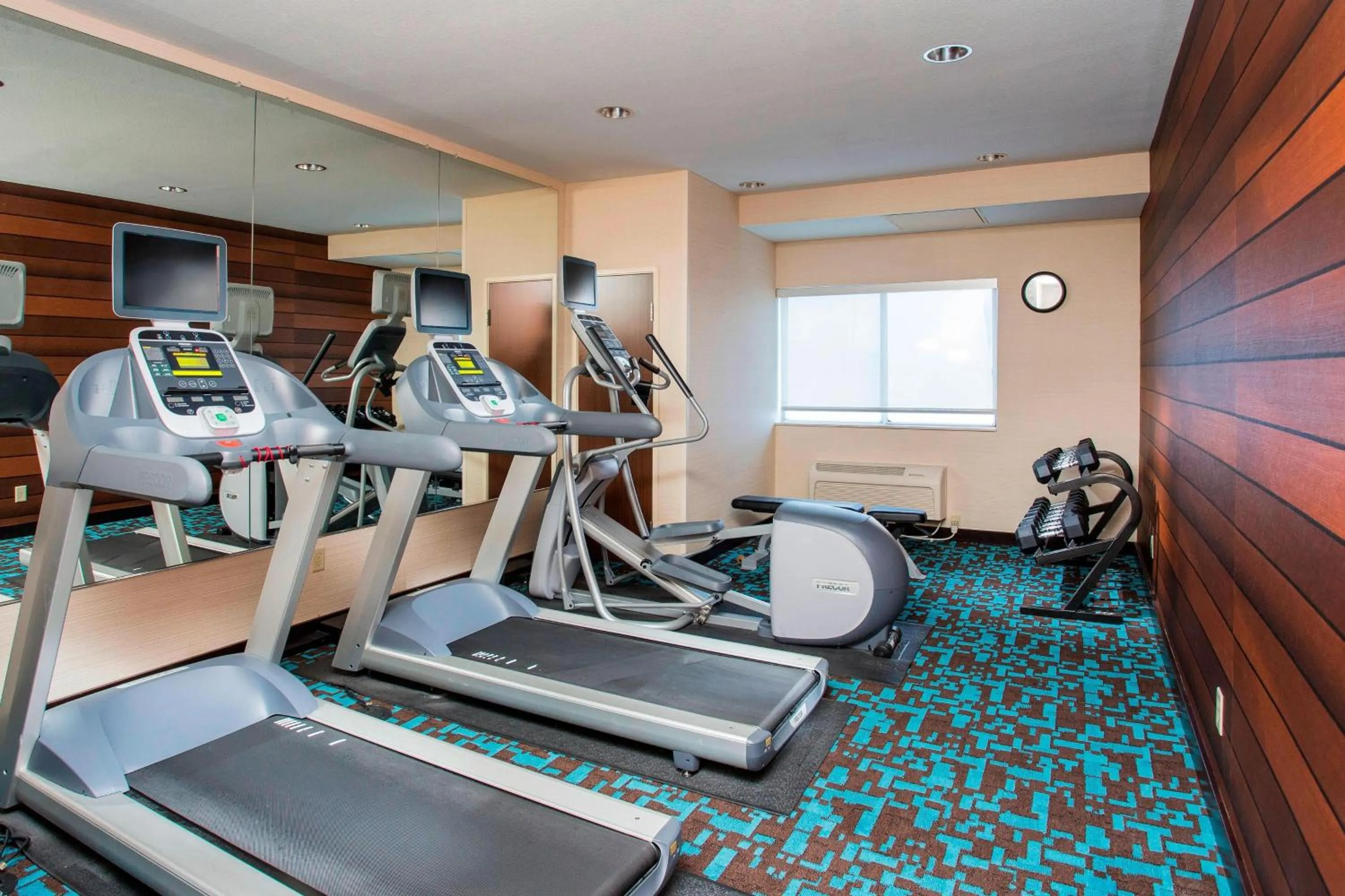 Fitness centre/facilities in Fairfield Inn & Suites Oshkosh