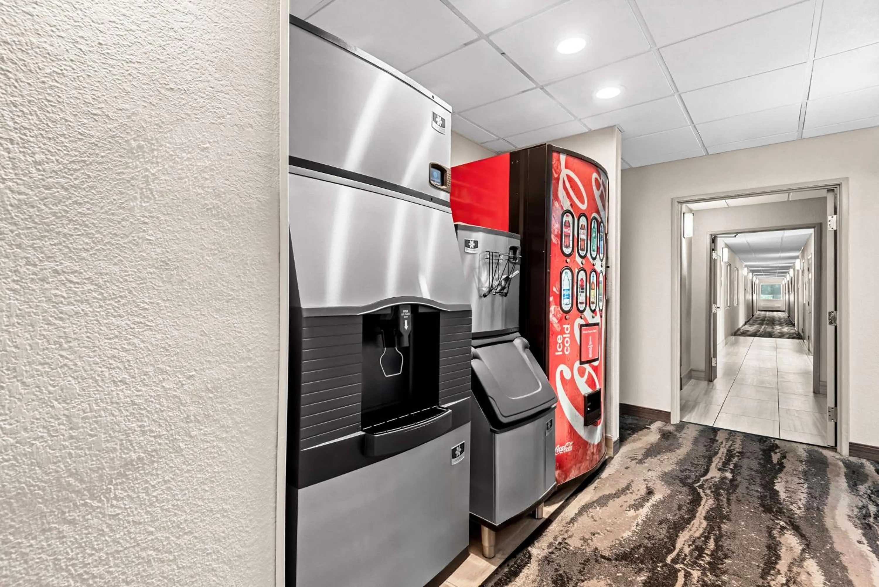 Property building in Best Western Ottumwa Inn & Suites