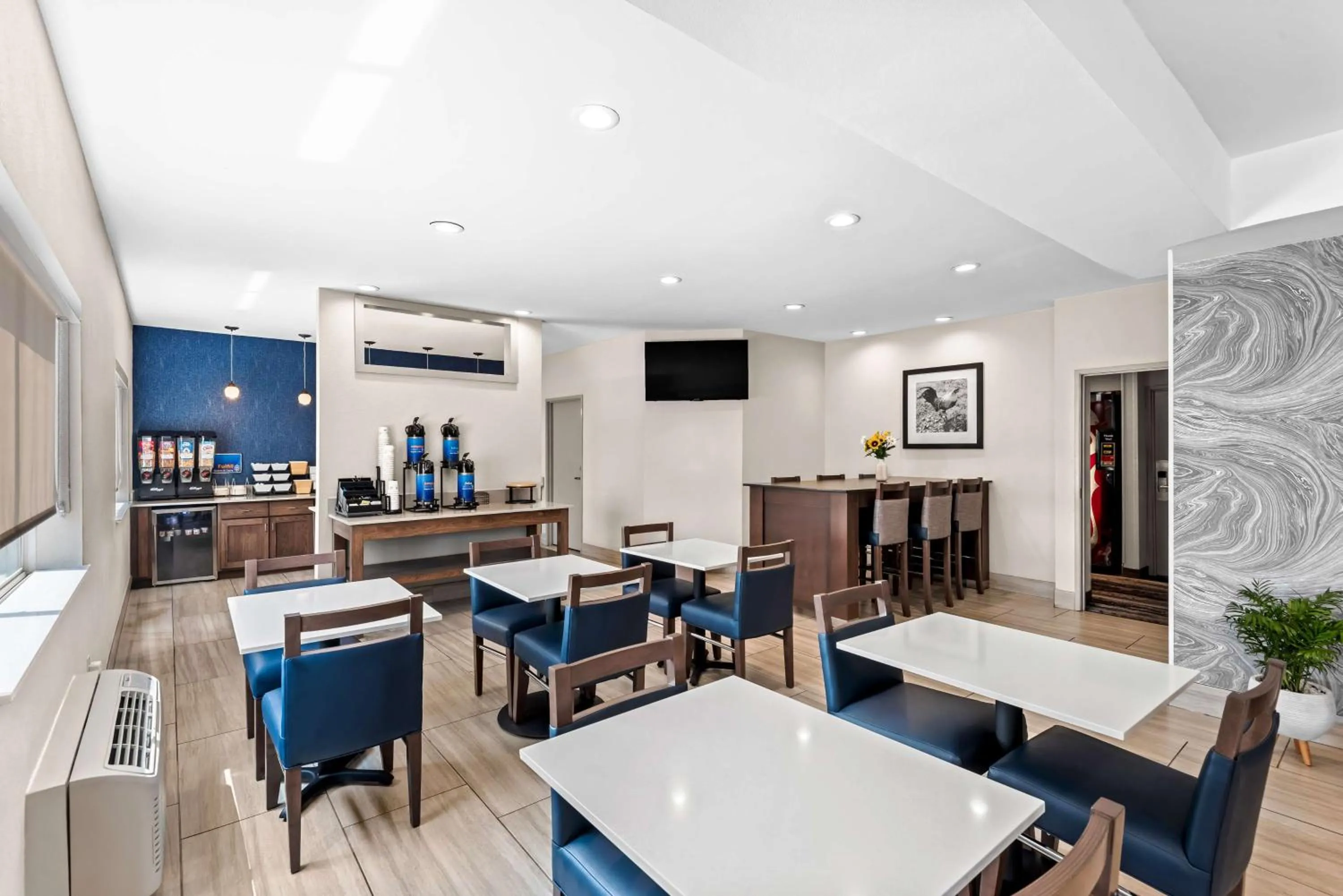 Breakfast in Best Western Ottumwa Inn & Suites