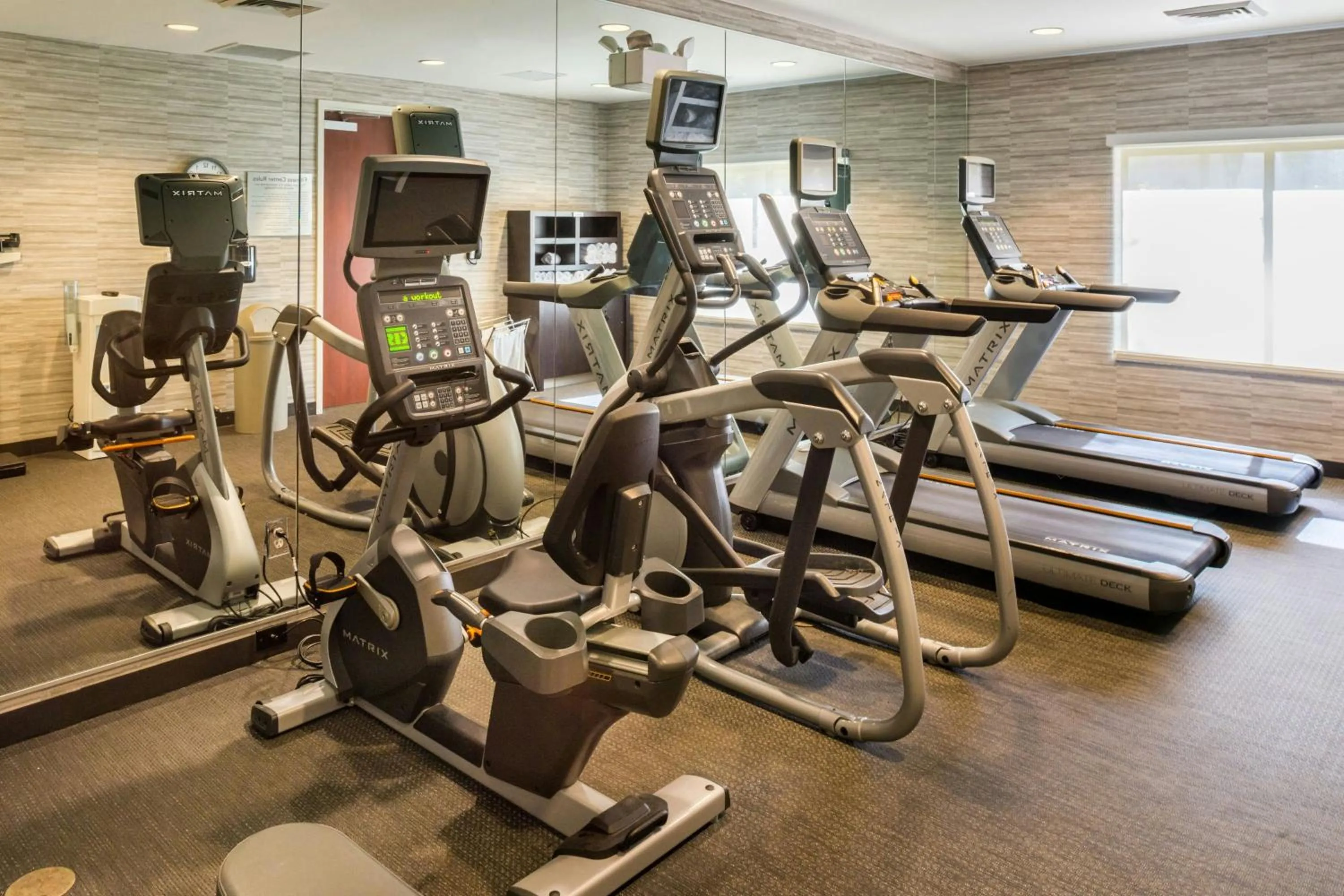Fitness centre/facilities in Courtyard by Marriott Thousand Oaks Ventura County