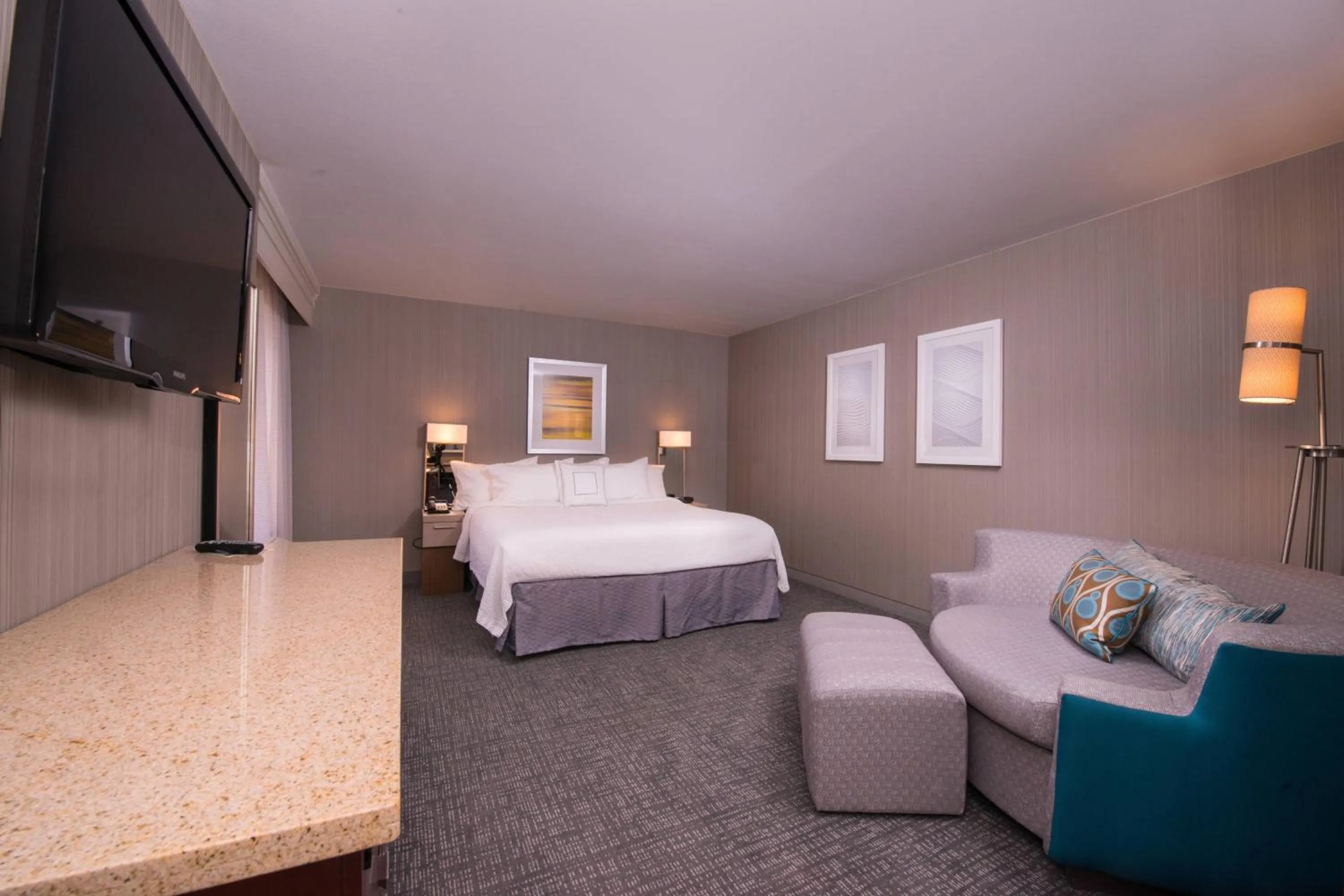 Bedroom, Bed in Courtyard by Marriott Thousand Oaks Ventura County