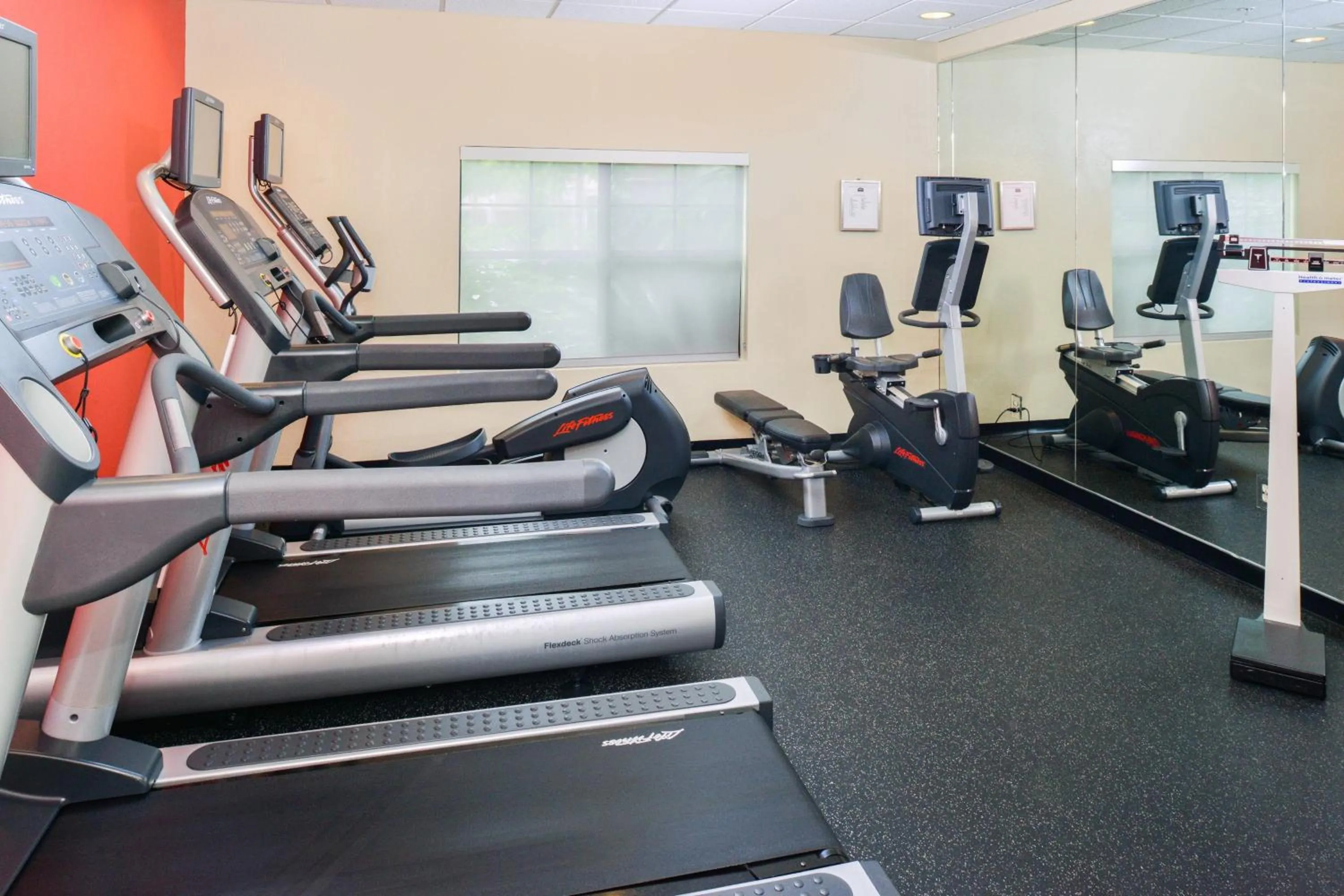 Fitness centre/facilities in TownePlace Suites by Marriott Thousand Oaks Ventura County