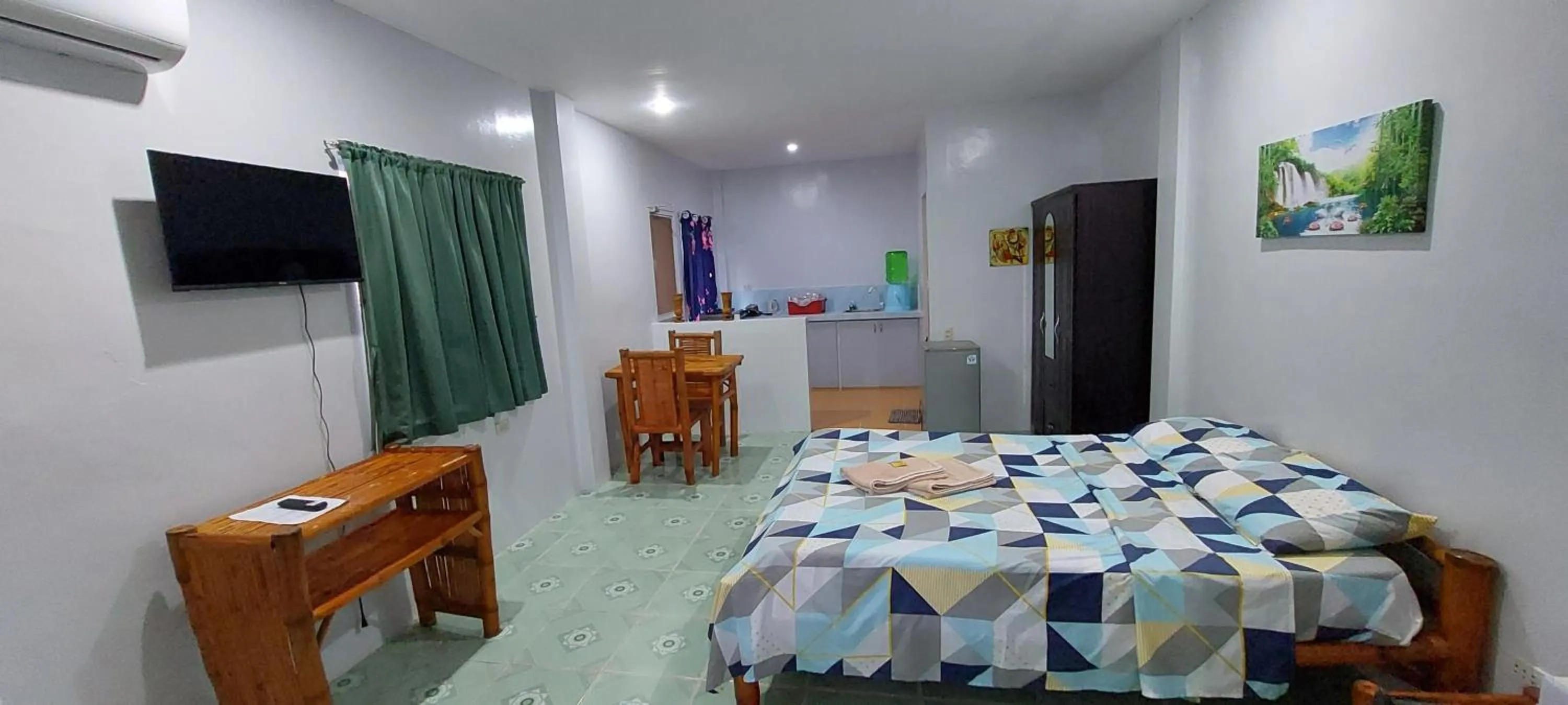 Bed in Genna's Tourist Inn Santa Fe