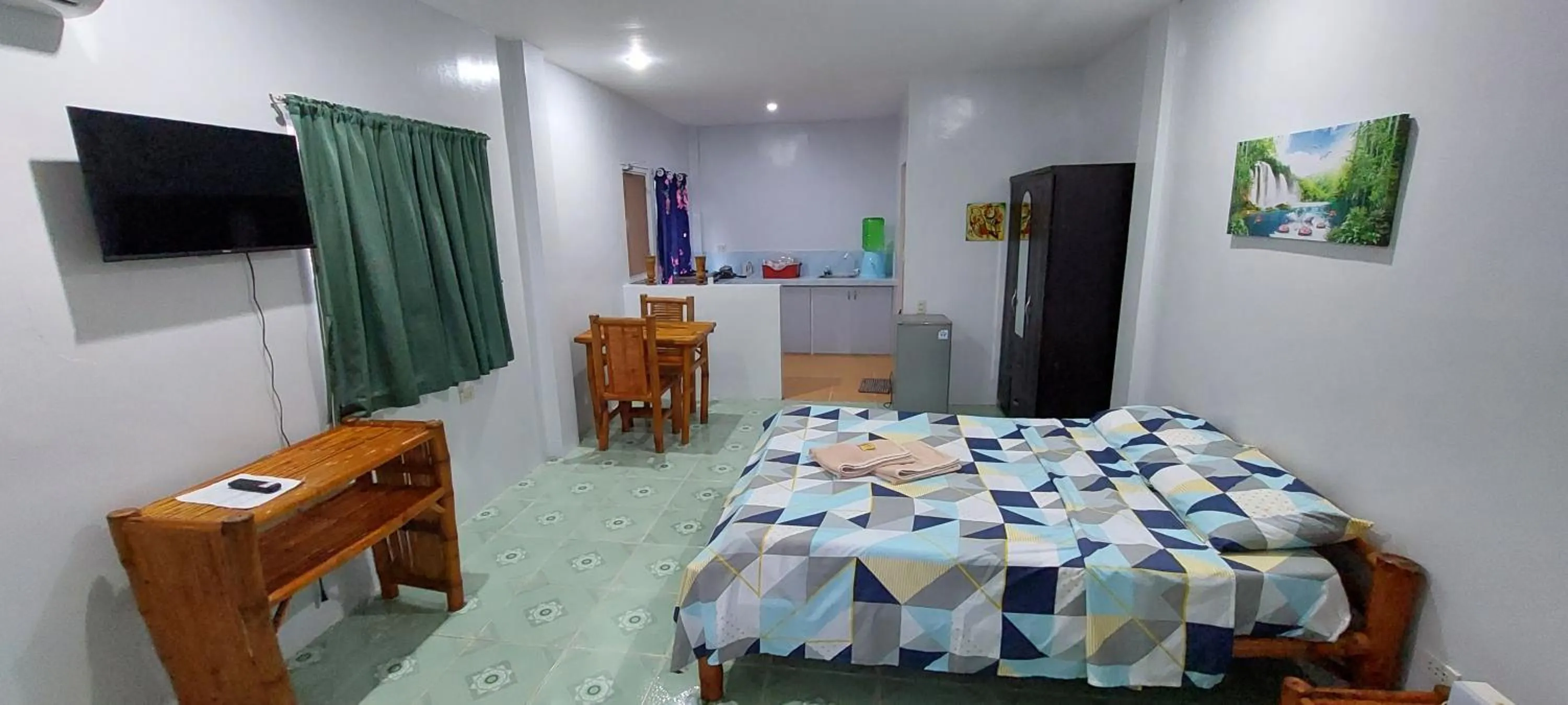 Bed in Genna's Tourist Inn Santa Fe