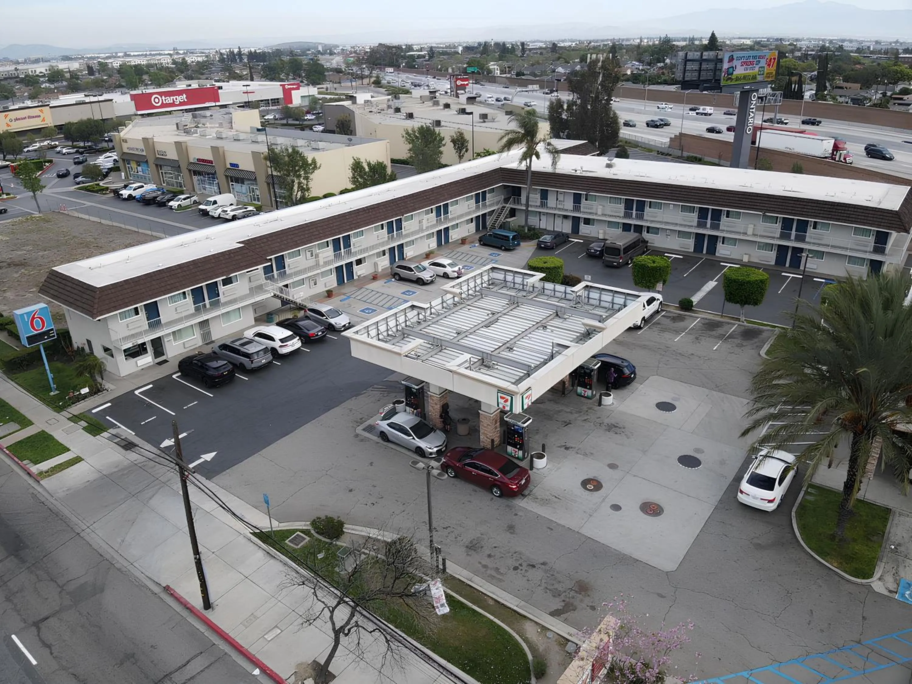 Property building in Motel 6 Ontario, CA - Airport