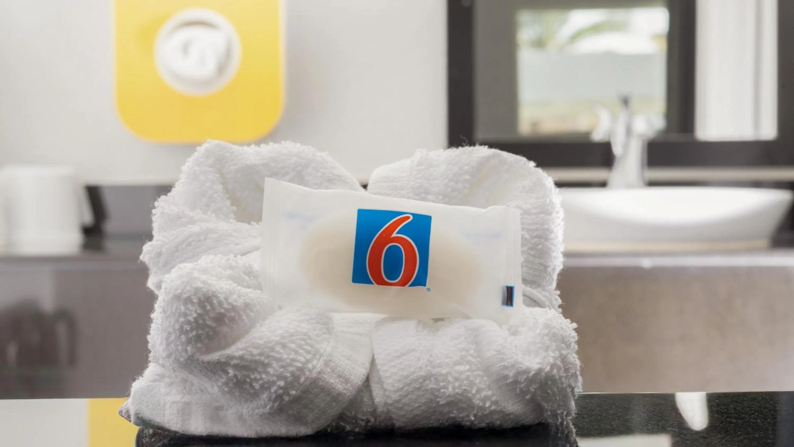 Bedroom in Motel 6 Ontario, CA - Airport