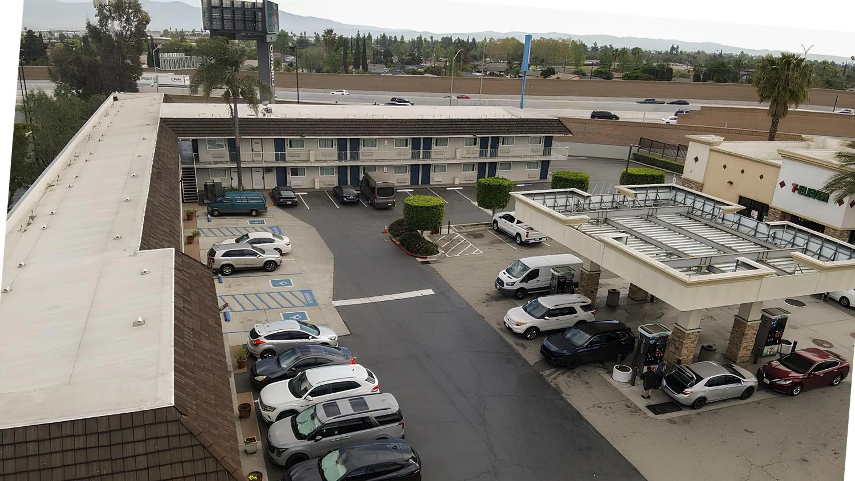 Property building in Motel 6 Ontario, CA - Airport