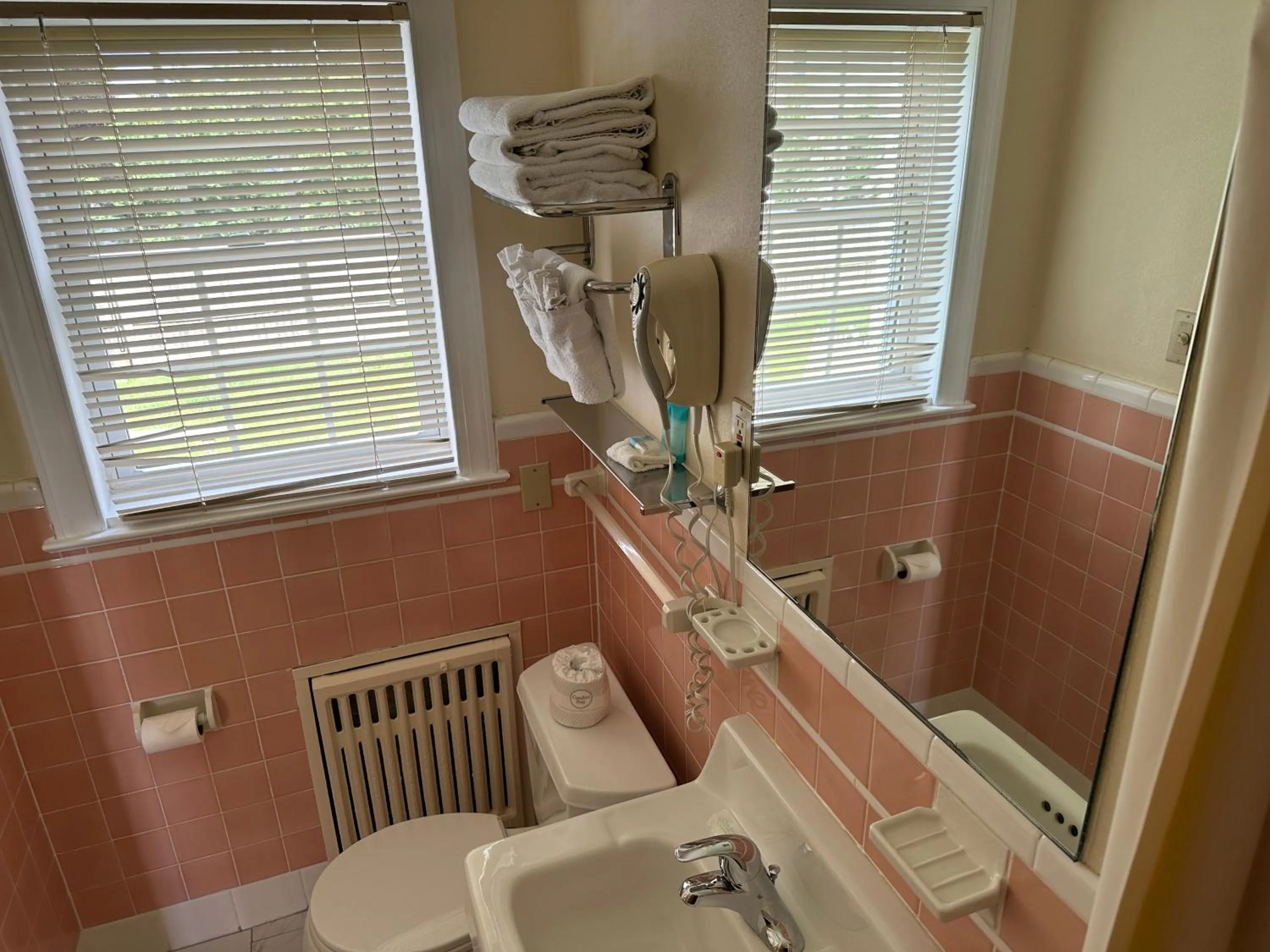 Bathroom in Sea Girt Lodge