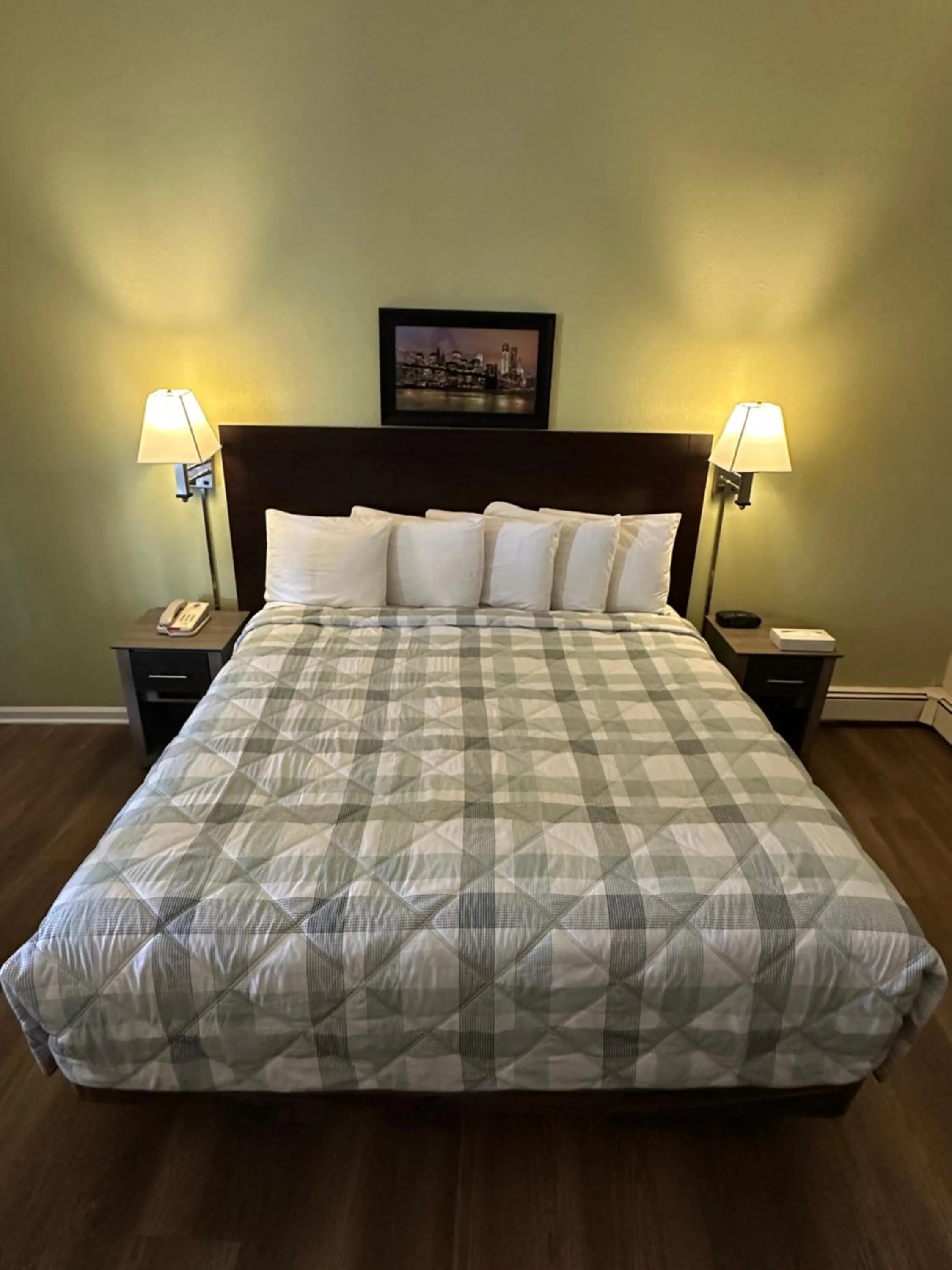 Bed in Sea Girt Lodge