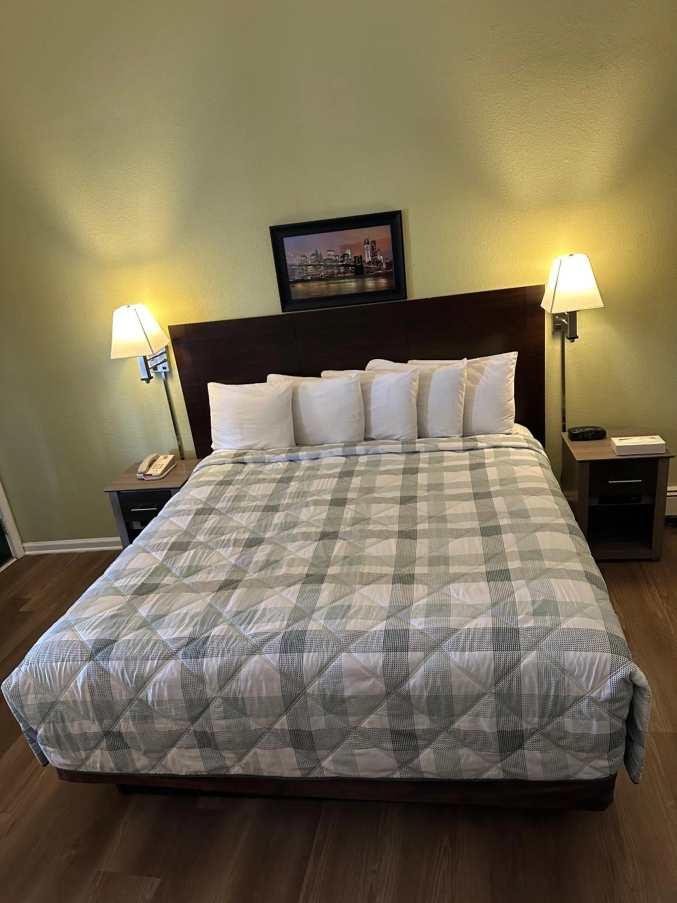 Bed in Sea Girt Lodge