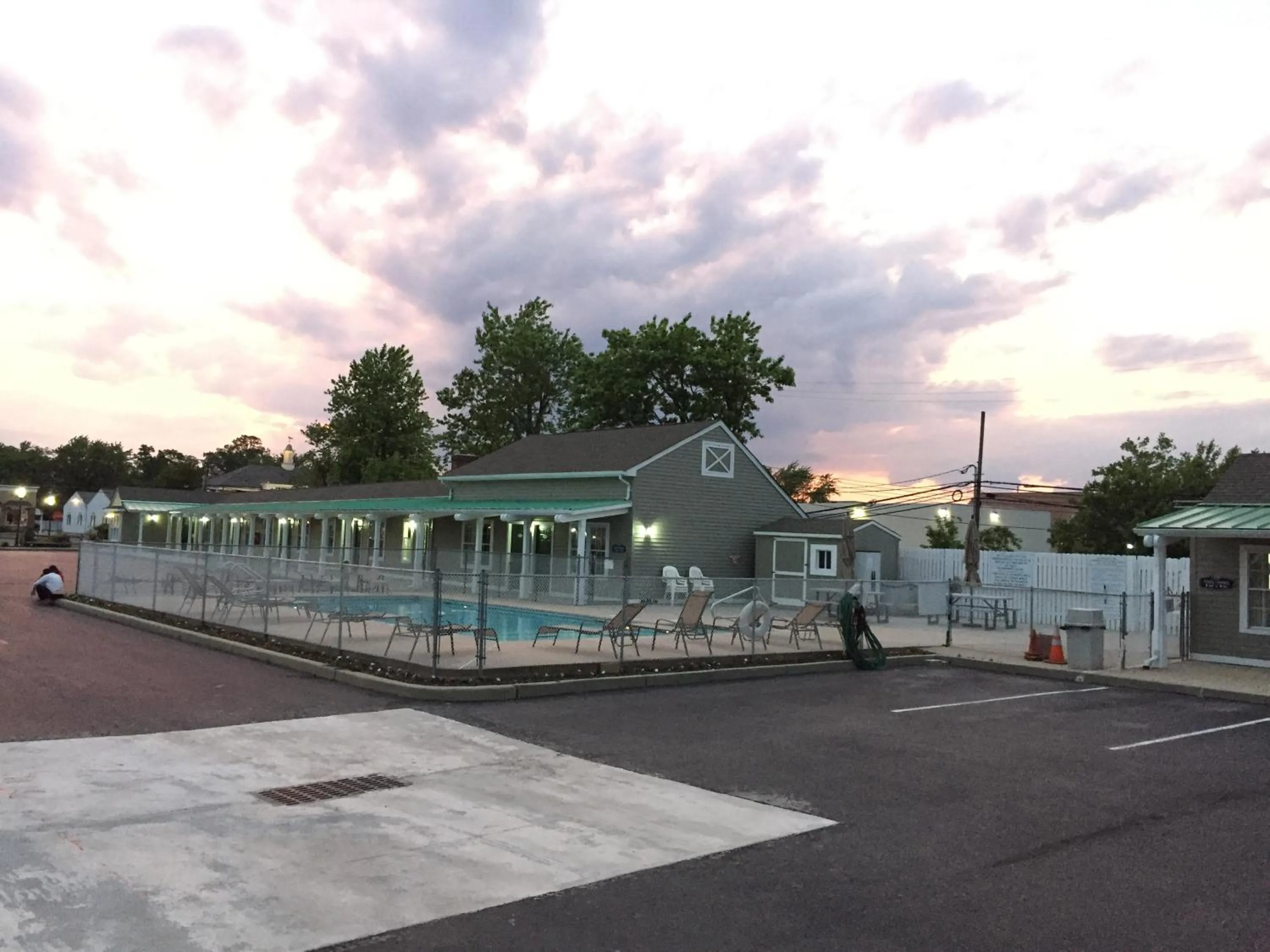 Swimming pool in Sea Girt Lodge