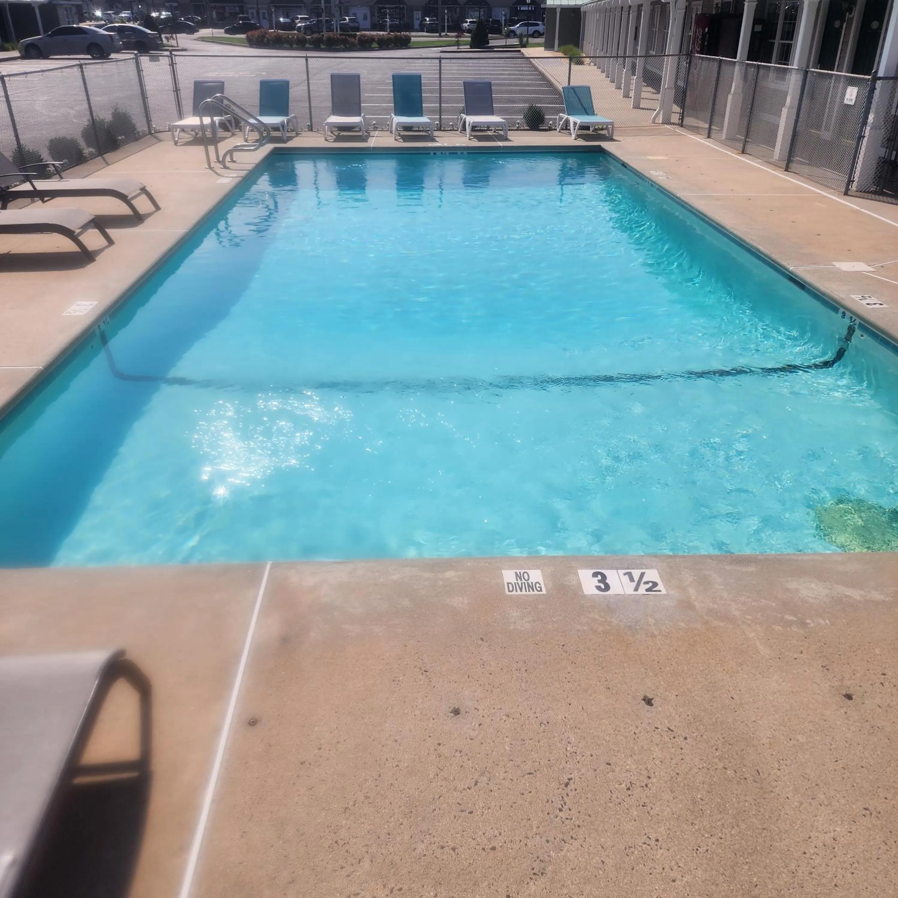 Swimming pool in Sea Girt Lodge