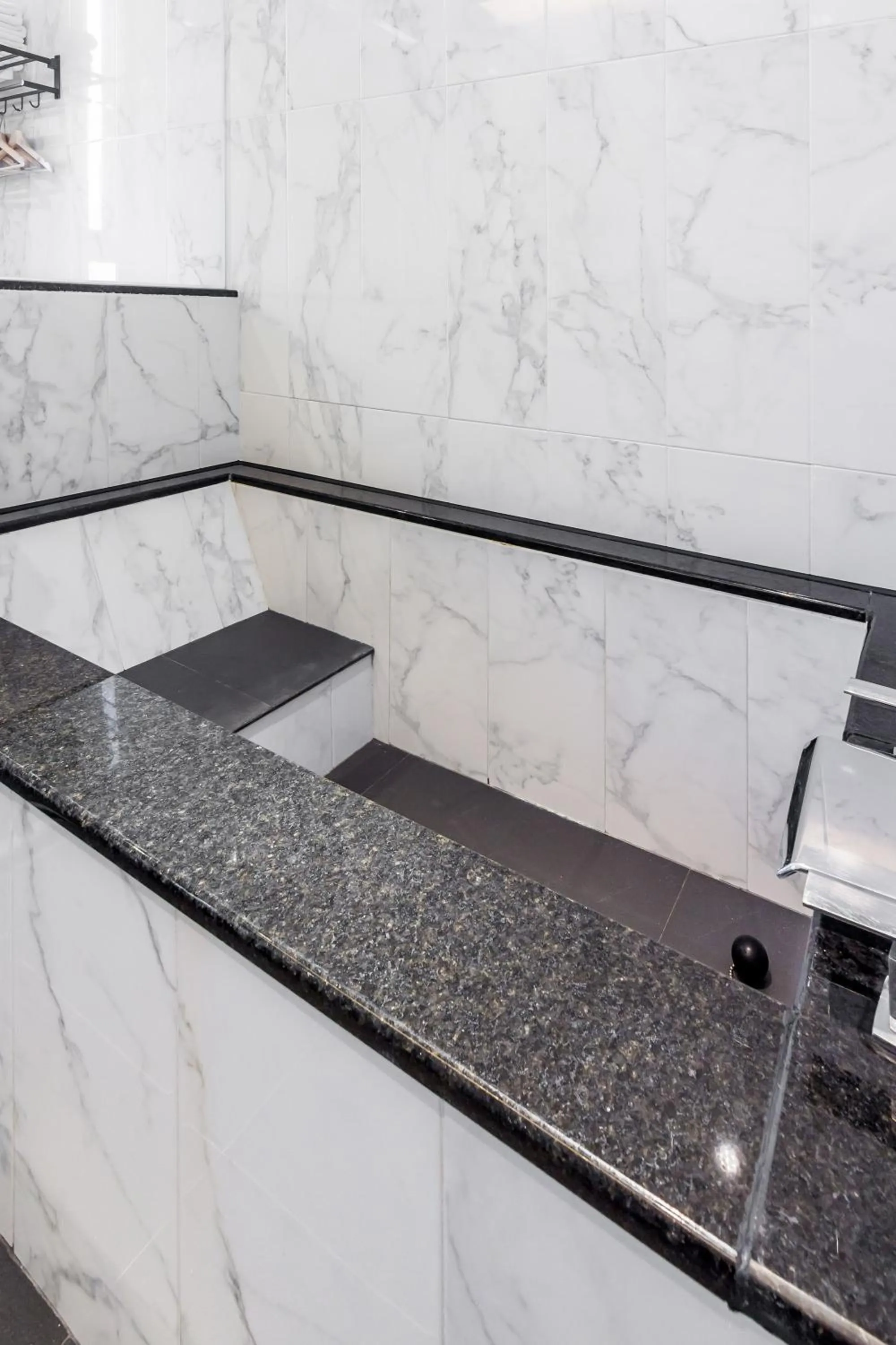 Decorative detail in Sunshine Palm B&B