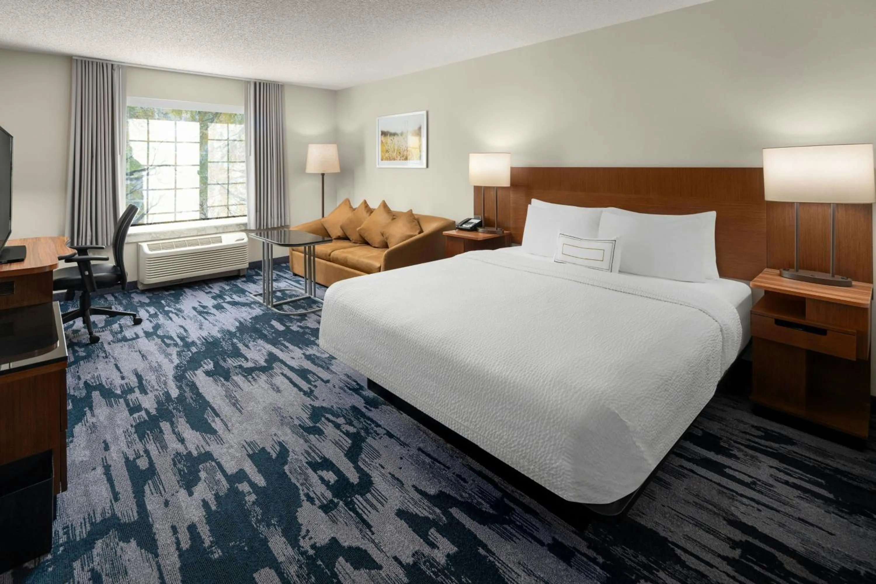 Photo of the whole room, Bed in Fairfield Inn & Suites Portland South/Lake Oswego