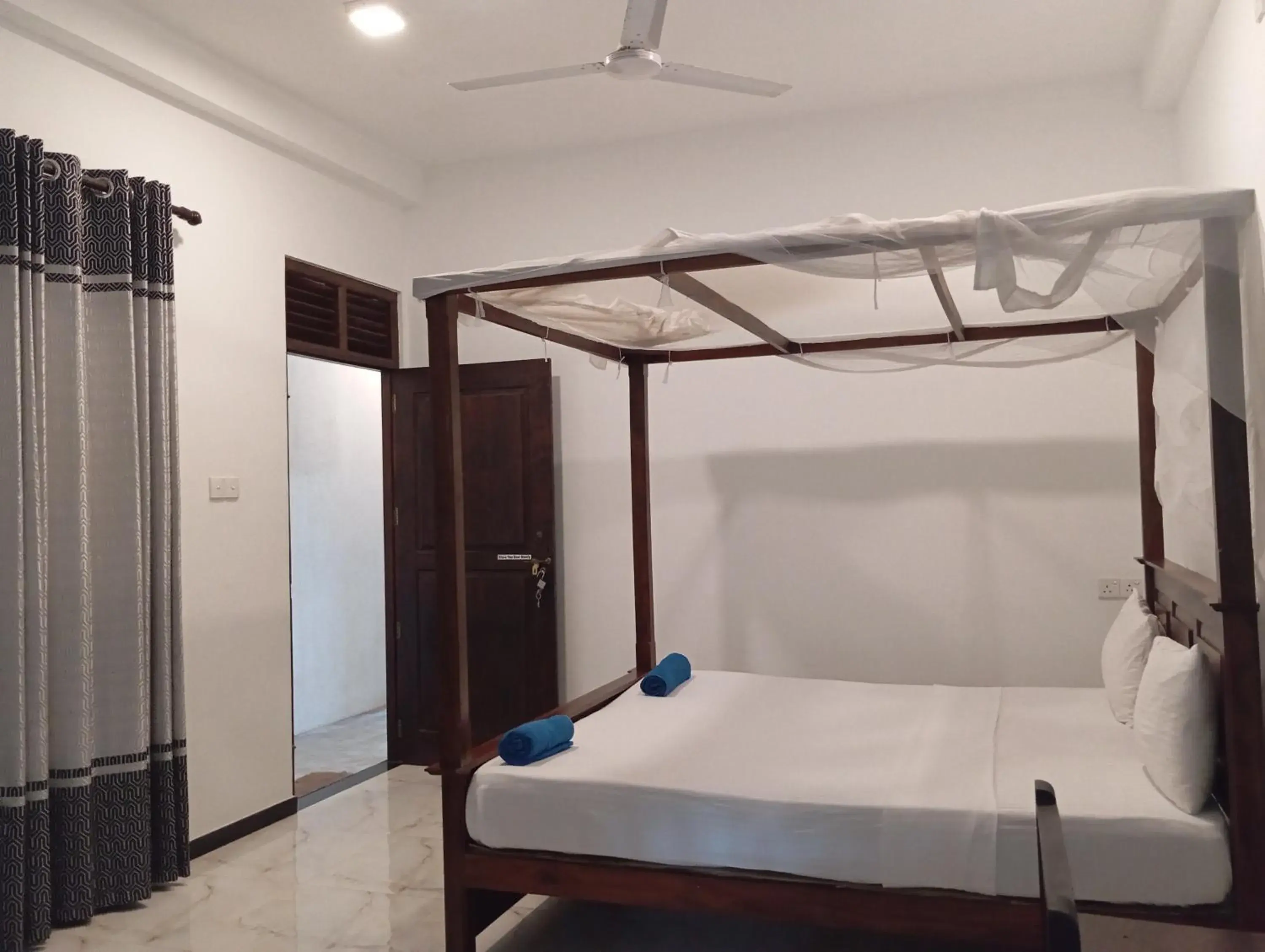 Deluxe Double Room in Sea Port Hiriketiya Deluxe Double Room in Sea Port Hiriketiya