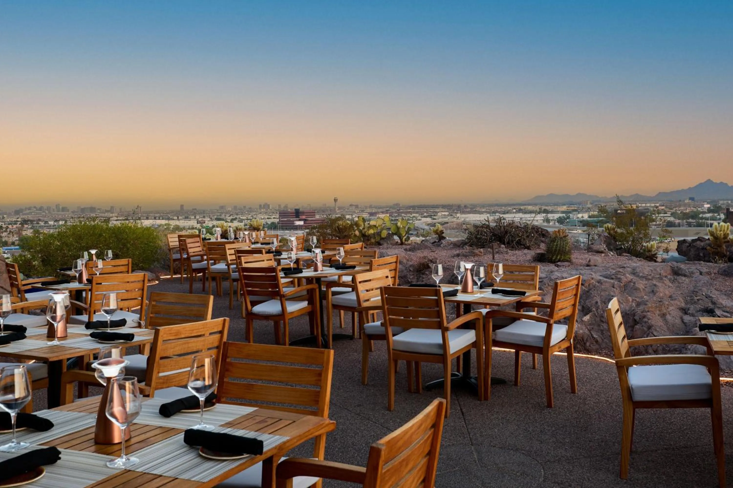 Restaurant/places to eat in Phoenix Marriott Resort Tempe at The Buttes