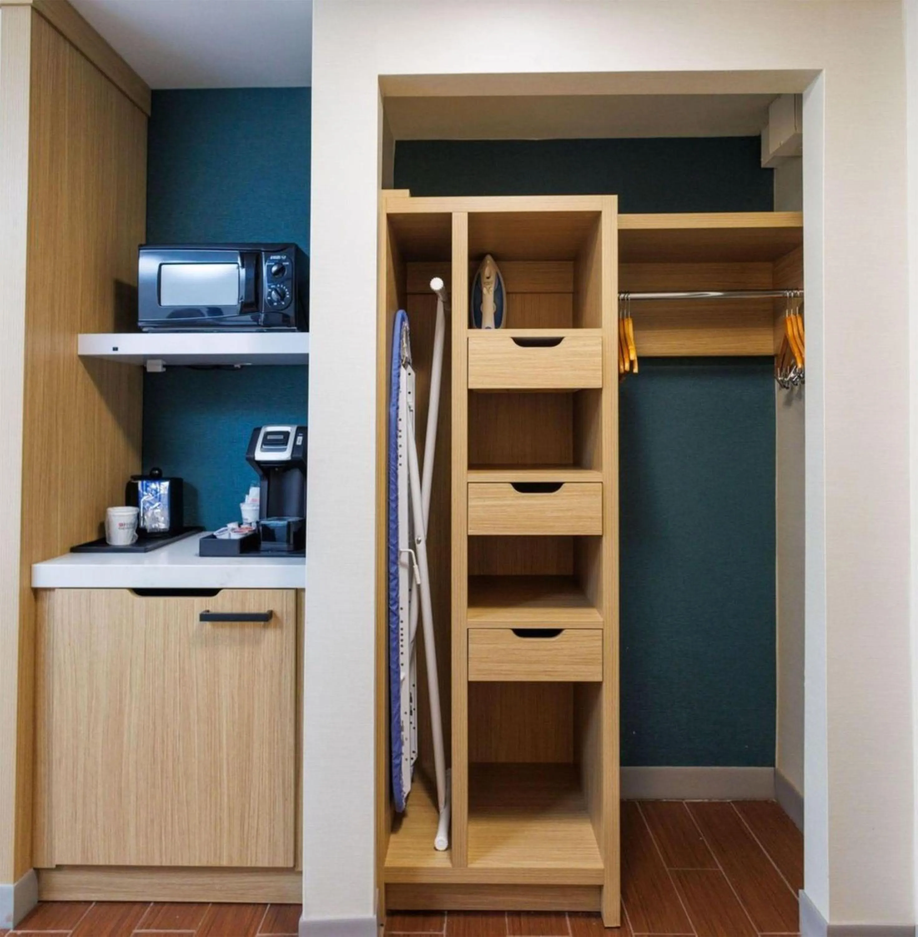 Photo of the whole room in Hilton Garden Inn New York/Staten Island