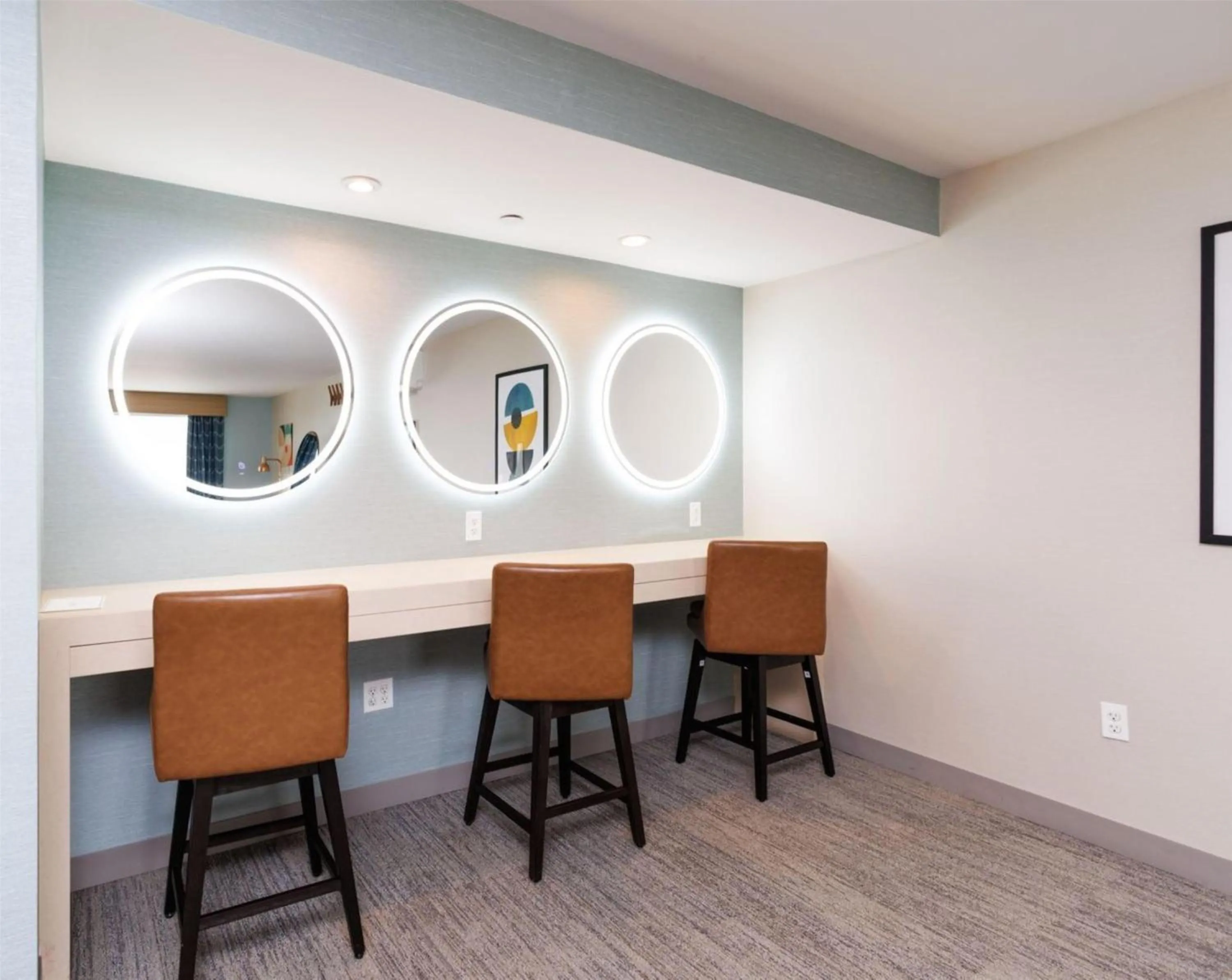 Photo of the whole room in Hilton Garden Inn New York/Staten Island