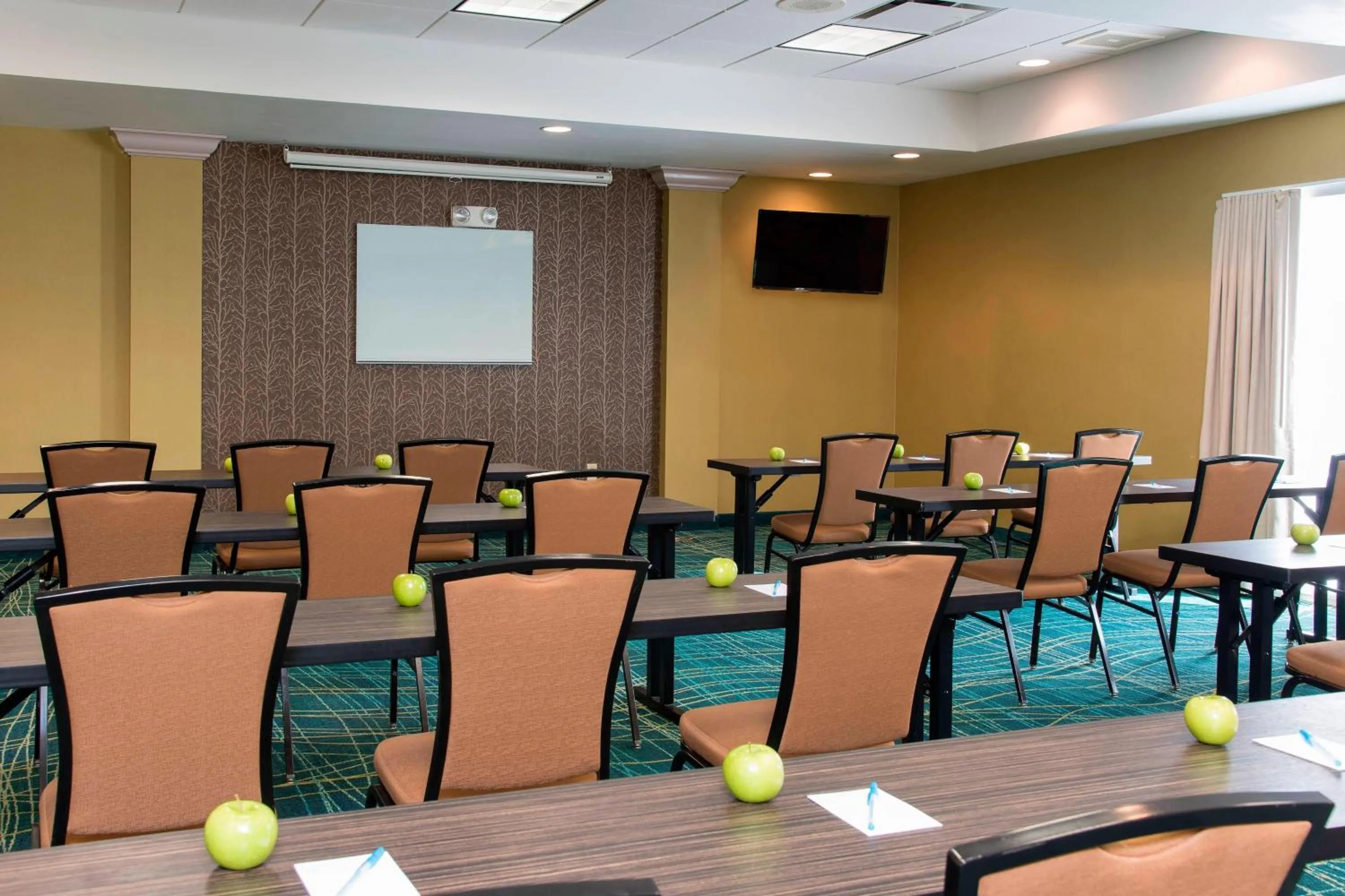 Meeting/conference room in SpringHill Suites by Marriott Peoria