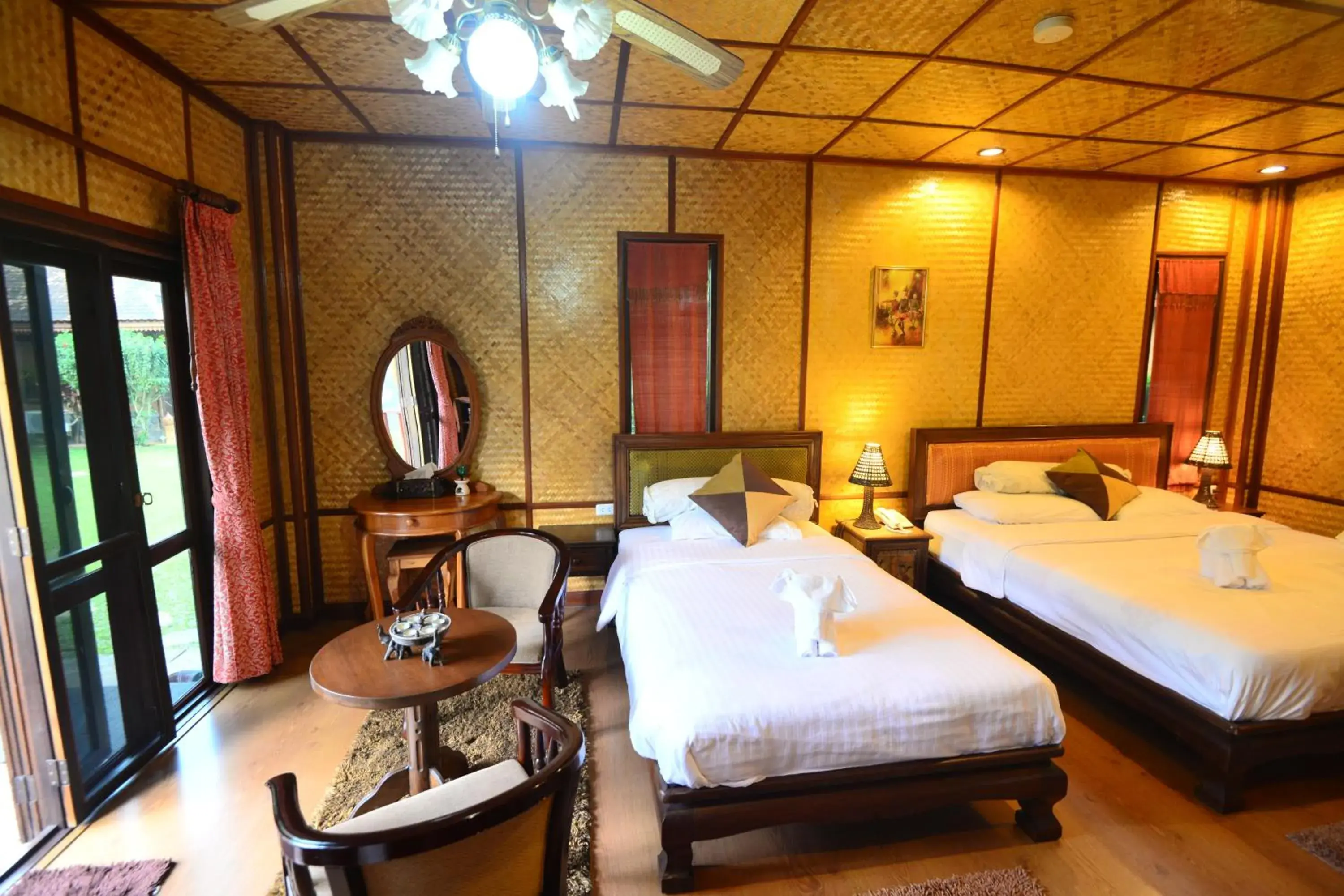 Superior Twin Room with Garden View in Viang Yonok Hotel, Restaurant, Sports Club Superior Twin Room with Garden View in Viang Yonok Hotel, Restaurant, Sports Club