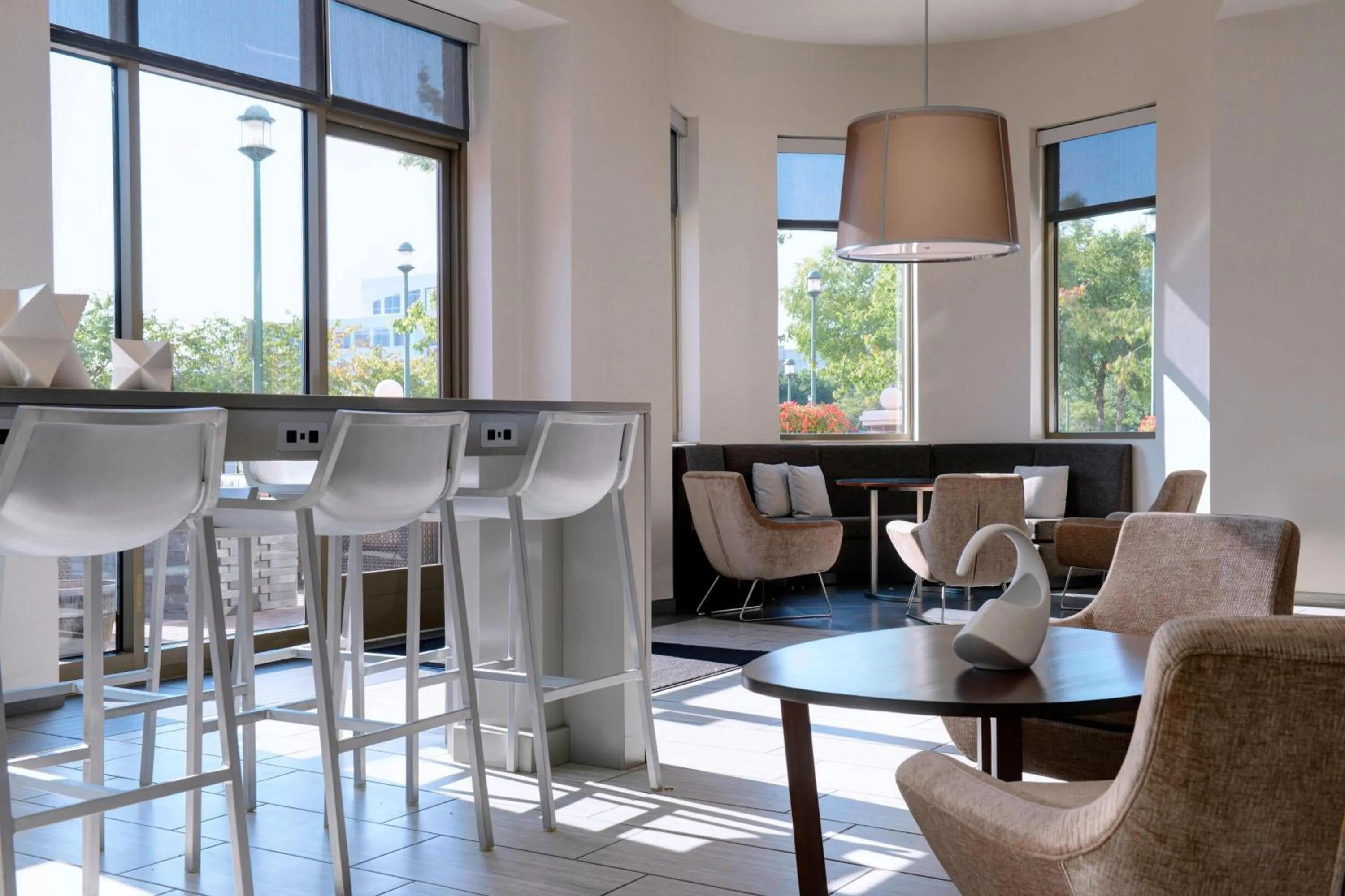 Lobby or reception in Newport News Marriott at City Center