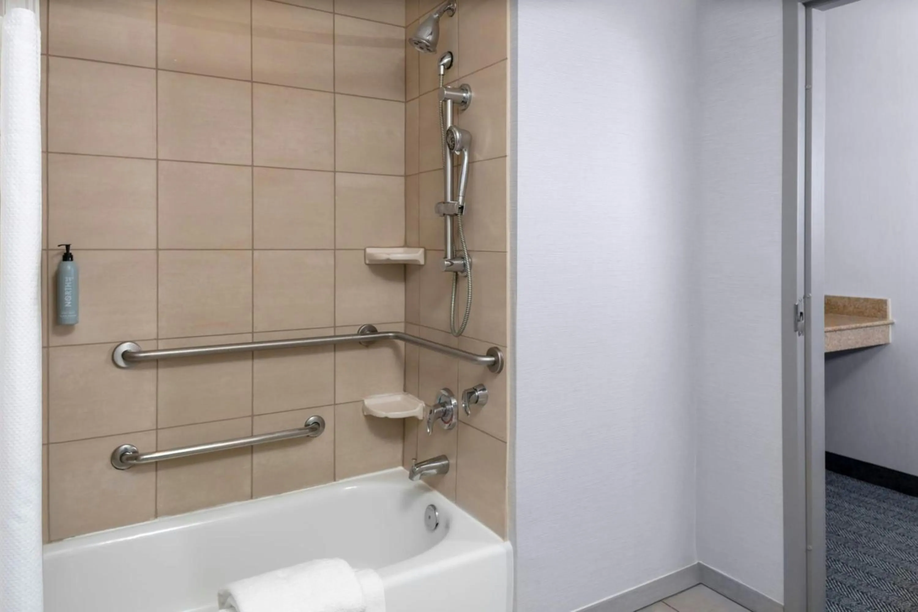 Bathroom in Courtyard Pittsburgh Greensburg