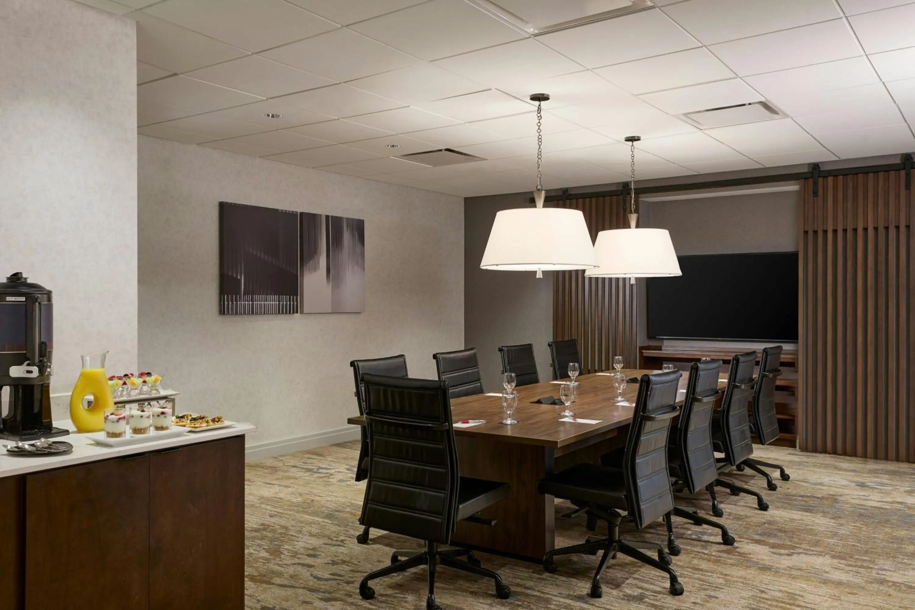Meeting/conference room in Pittsburgh Airport Marriott