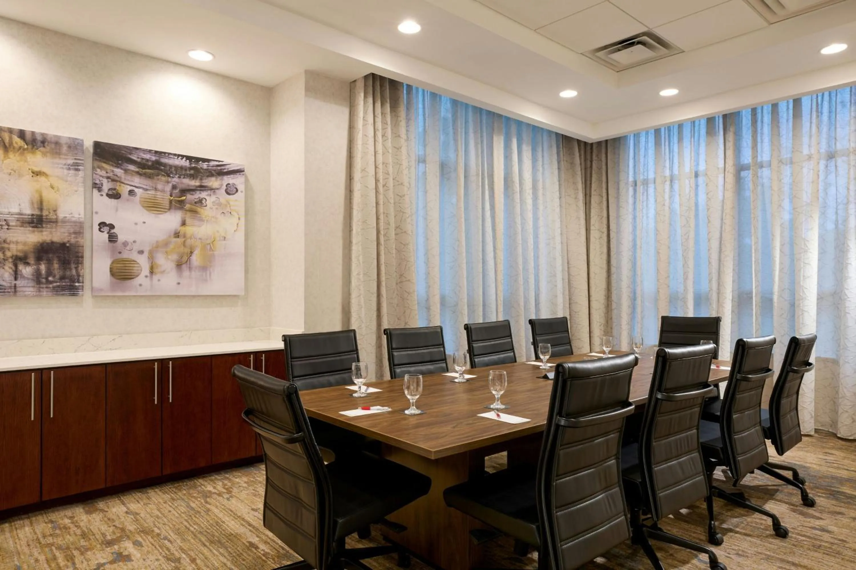 Meeting/conference room in Pittsburgh Airport Marriott
