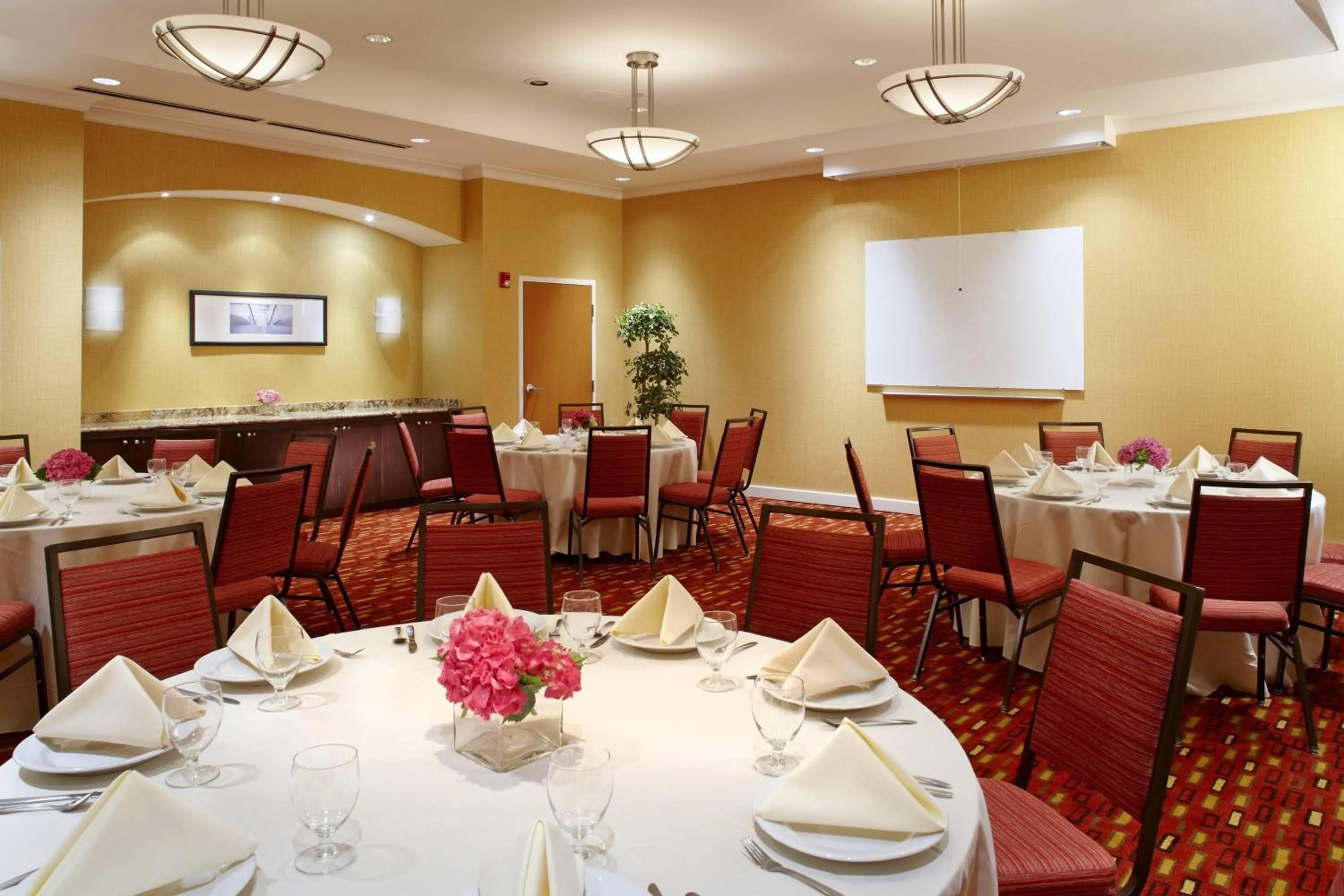 Meeting/conference room in Courtyard by Marriott Pittsburgh West Homestead Waterfront