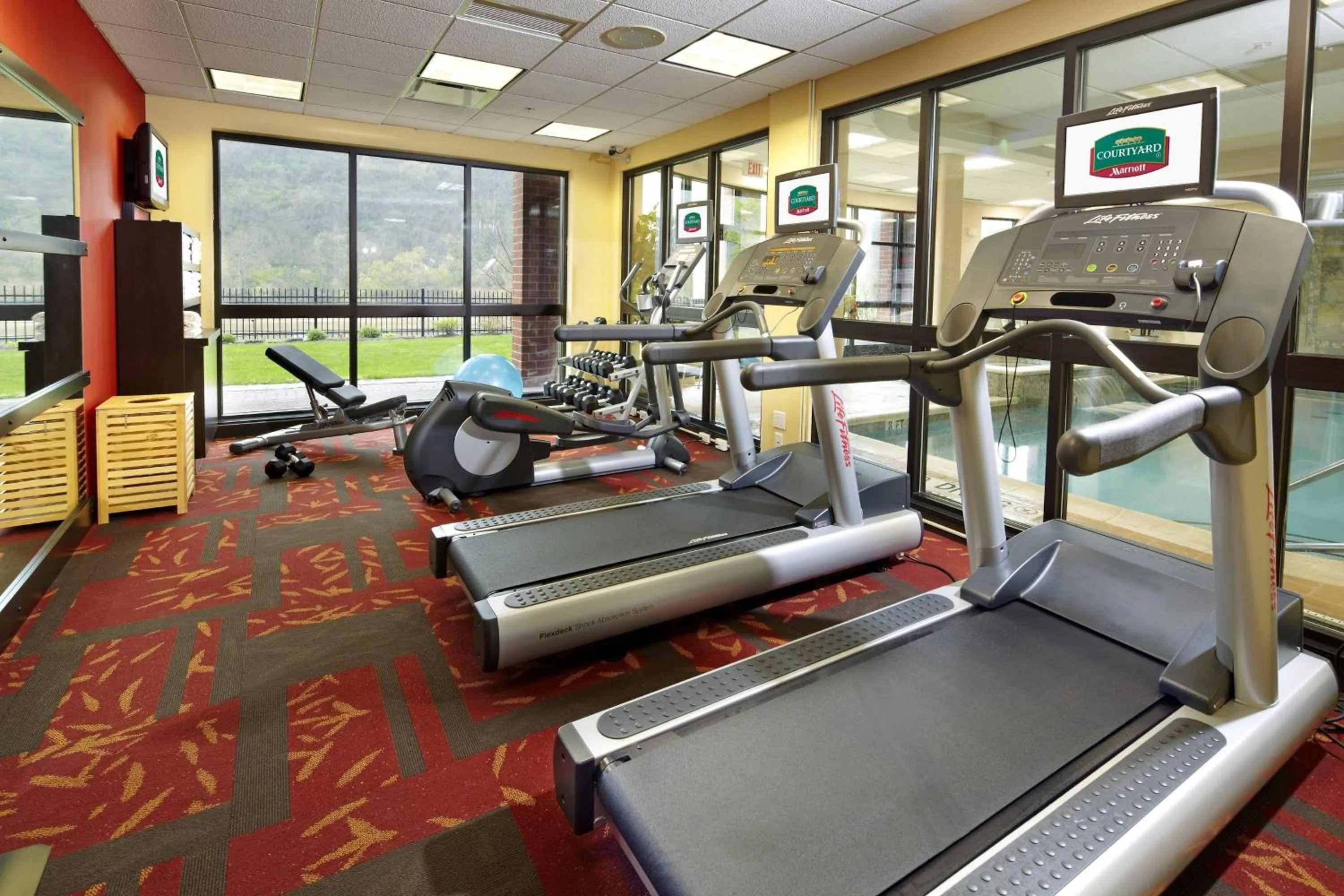 Fitness centre/facilities in Courtyard by Marriott Pittsburgh West Homestead Waterfront