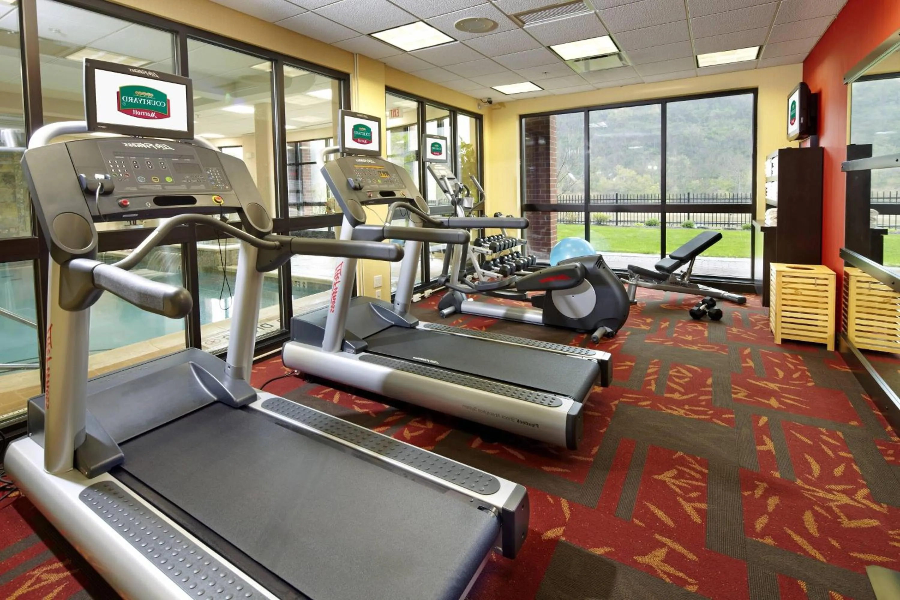 Fitness centre/facilities in Courtyard by Marriott Pittsburgh West Homestead Waterfront