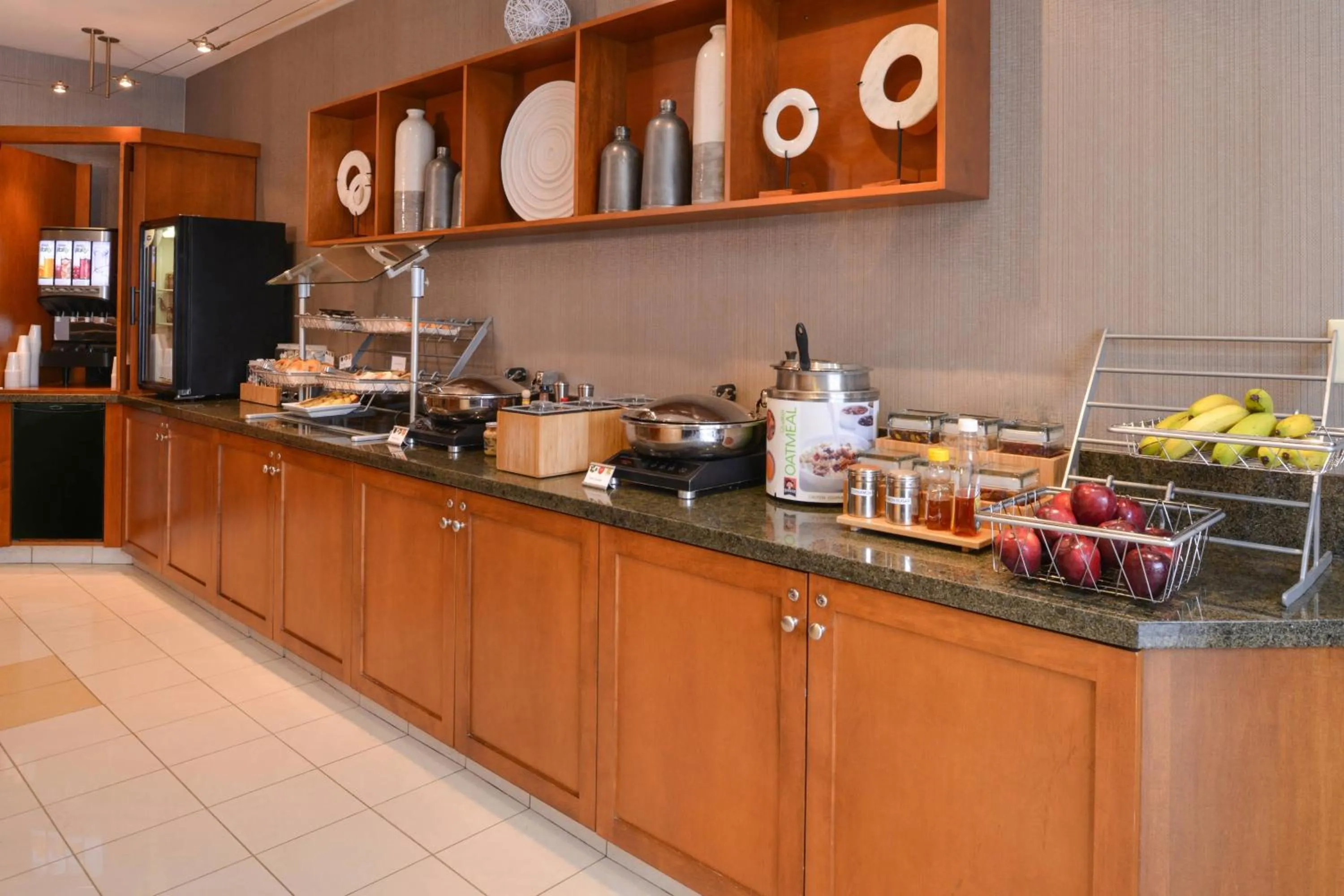Breakfast in SpringHill Suites Pittsburgh Mills