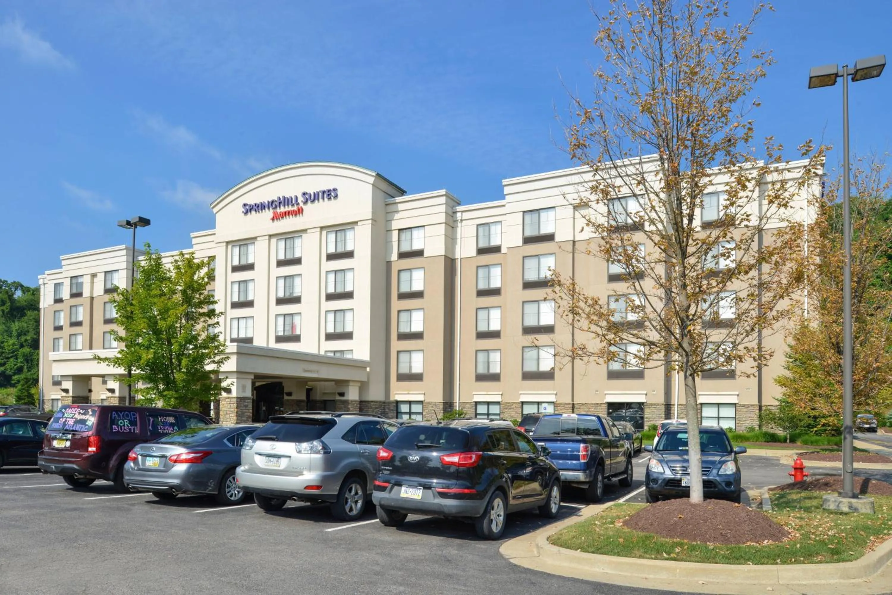 Property building in SpringHill Suites Pittsburgh Mills