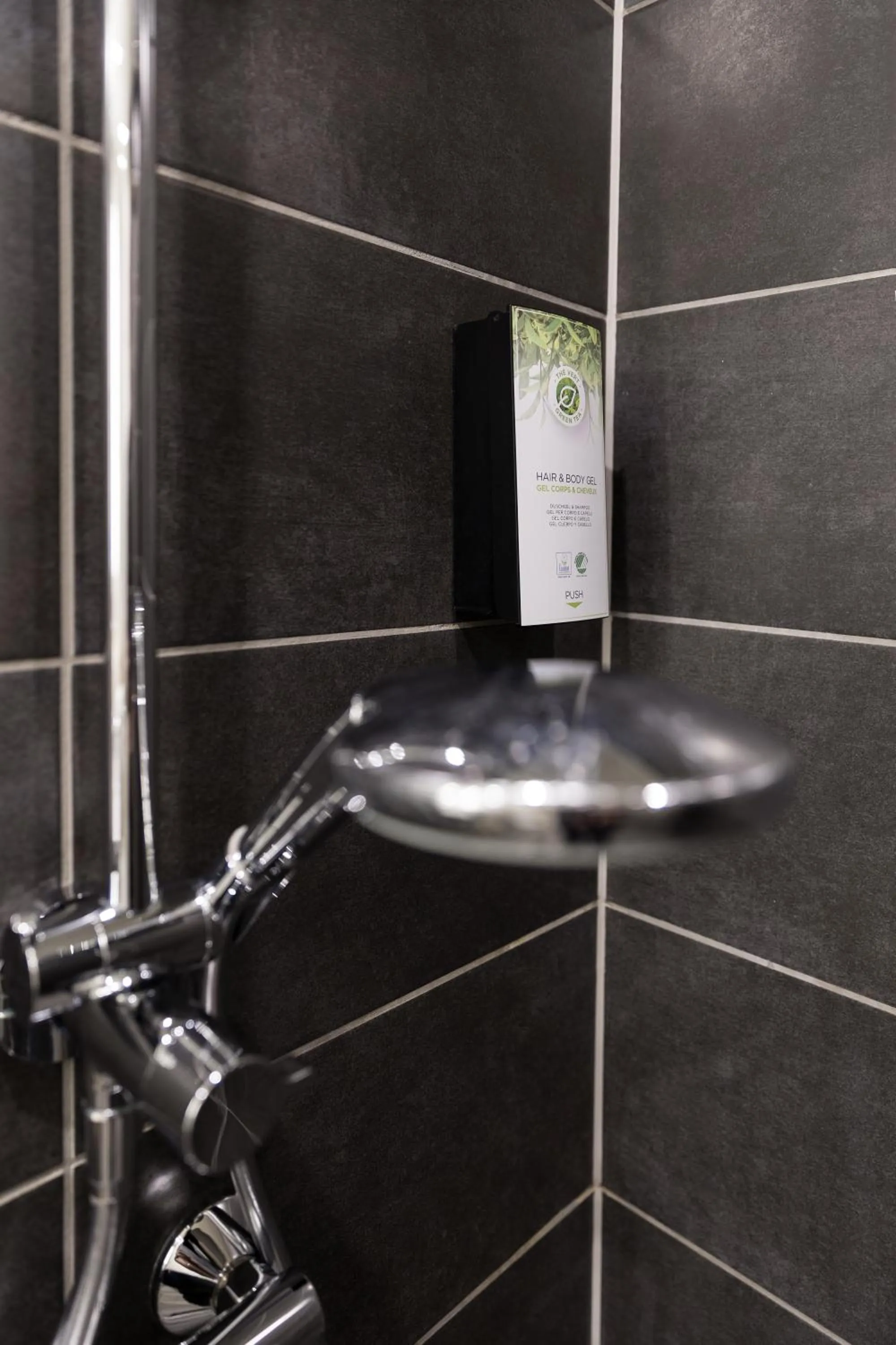 Shower in Campanile Le Mans Centre - Gare