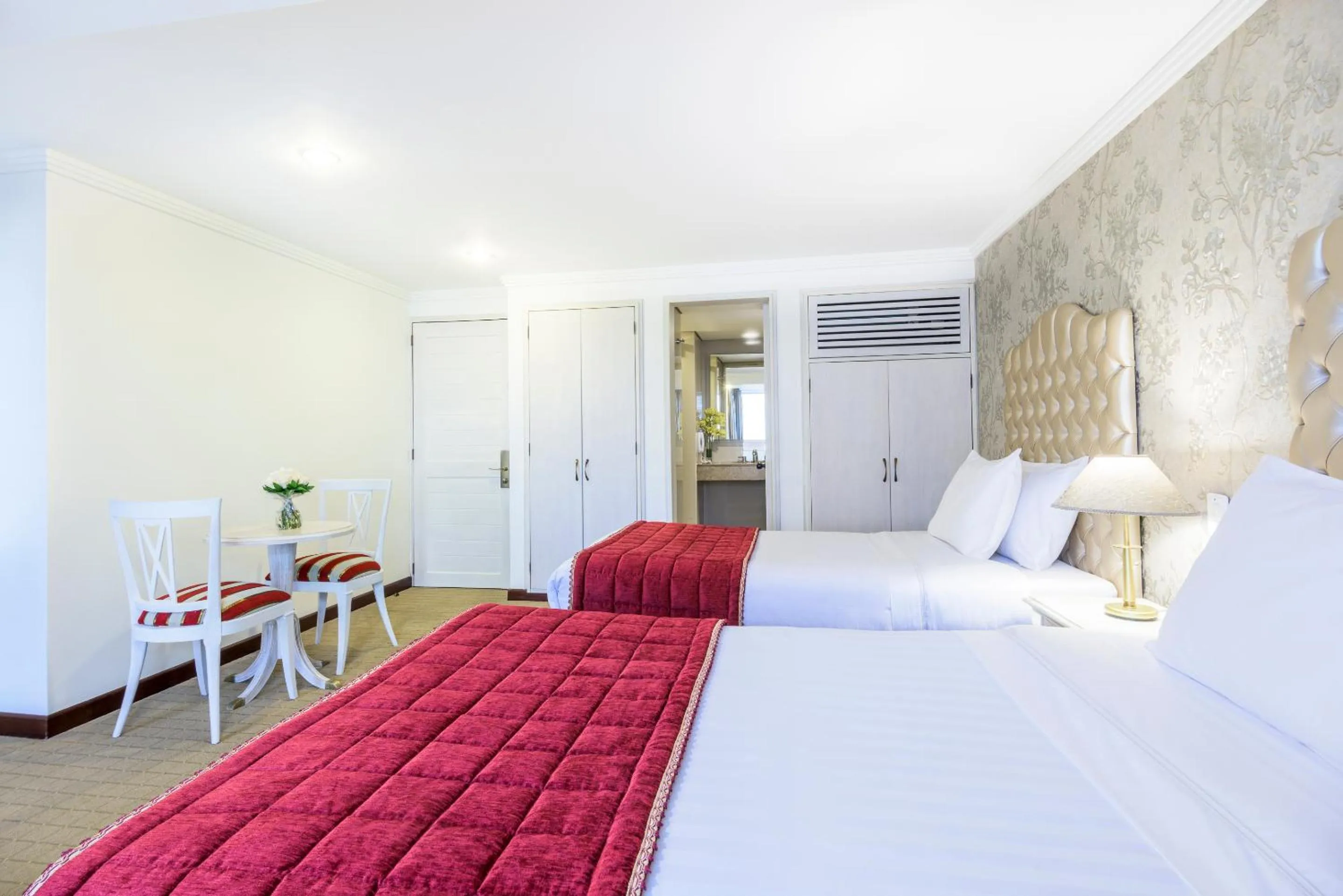 Photo of the whole room, Bed in GHL Hotel Hamilton