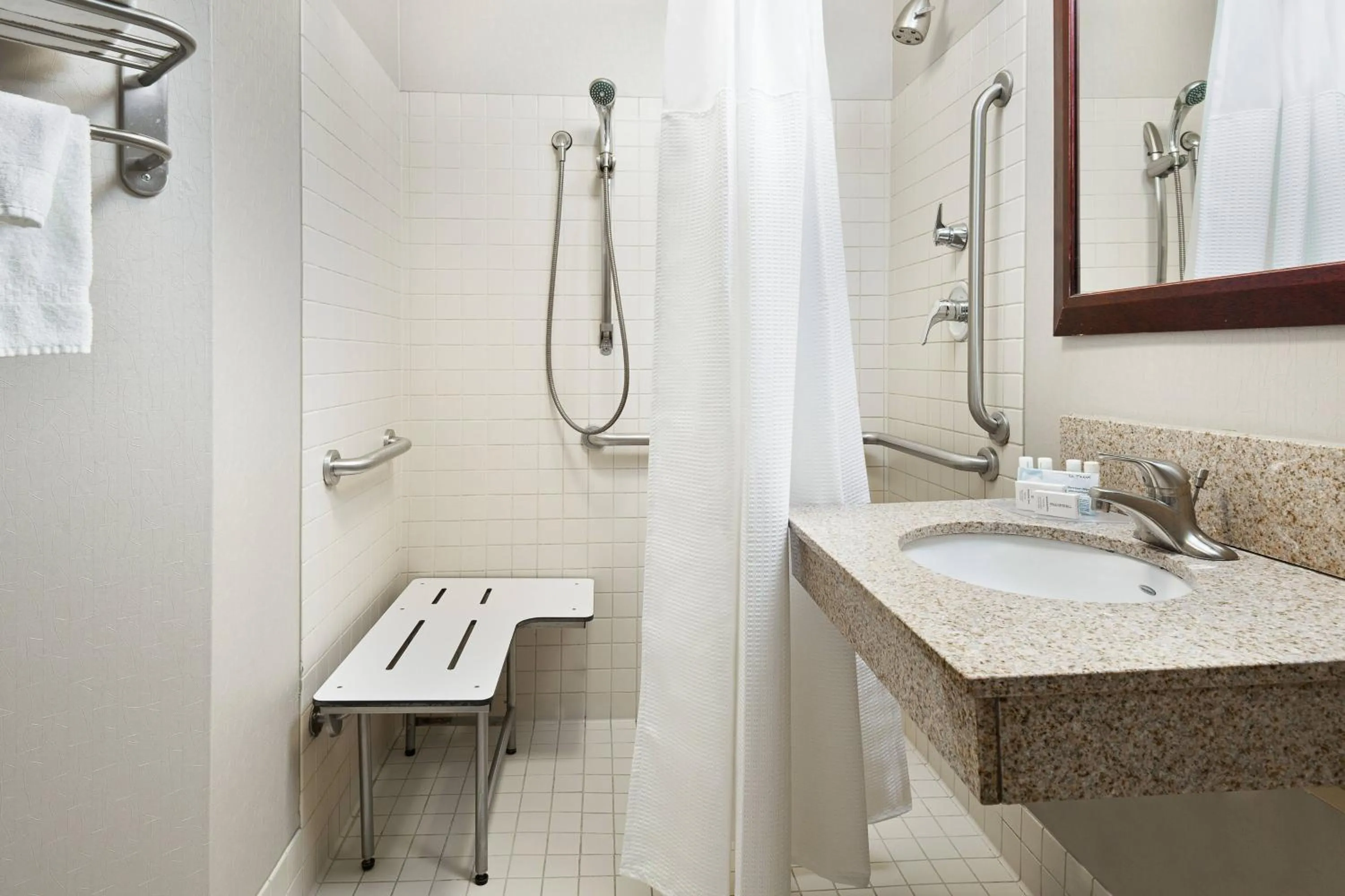Bathroom in SpringHill Suites by Marriott Wheeling Triadelphia Area