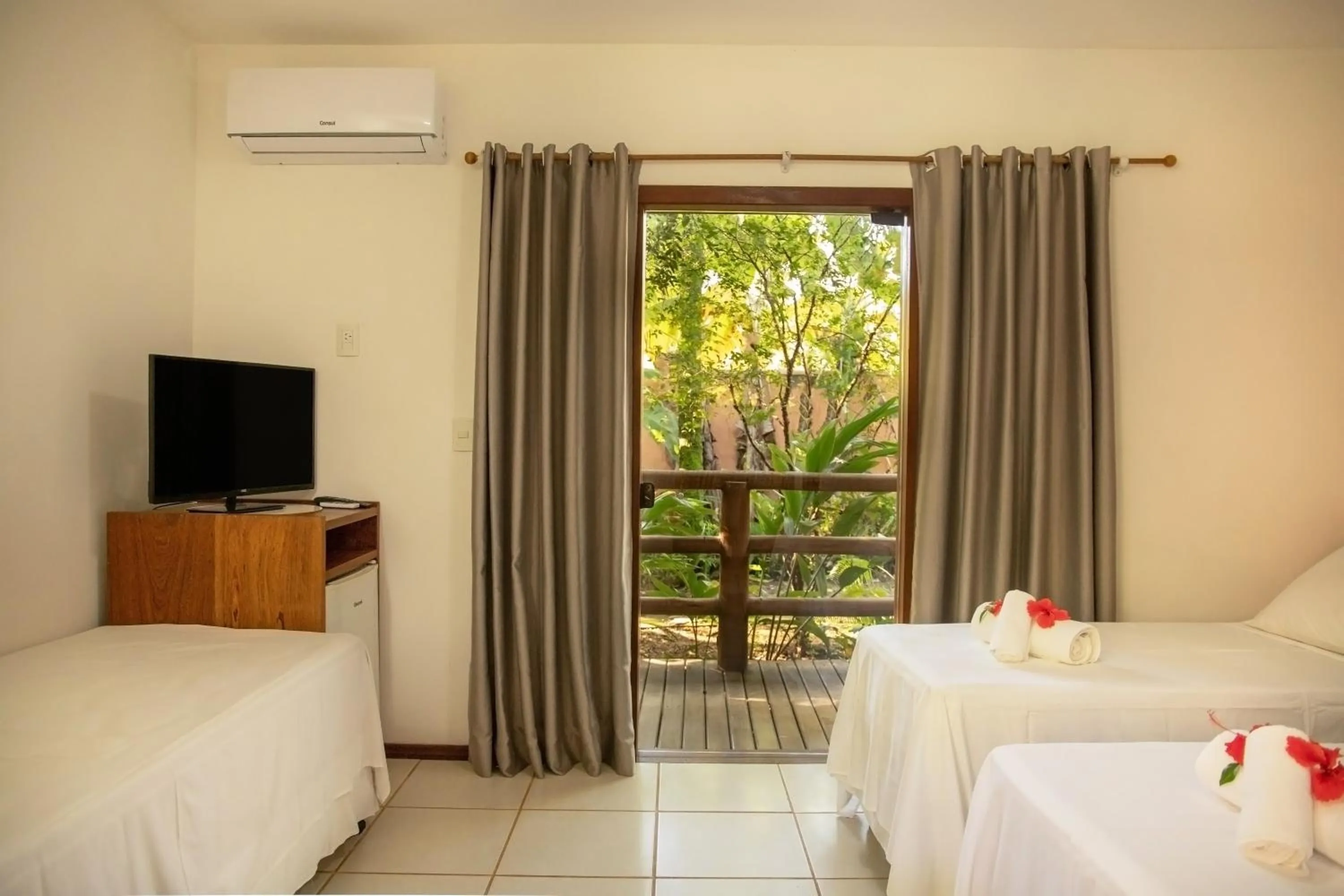 View (from property/room), Bed in Pousada Vila do Dengo