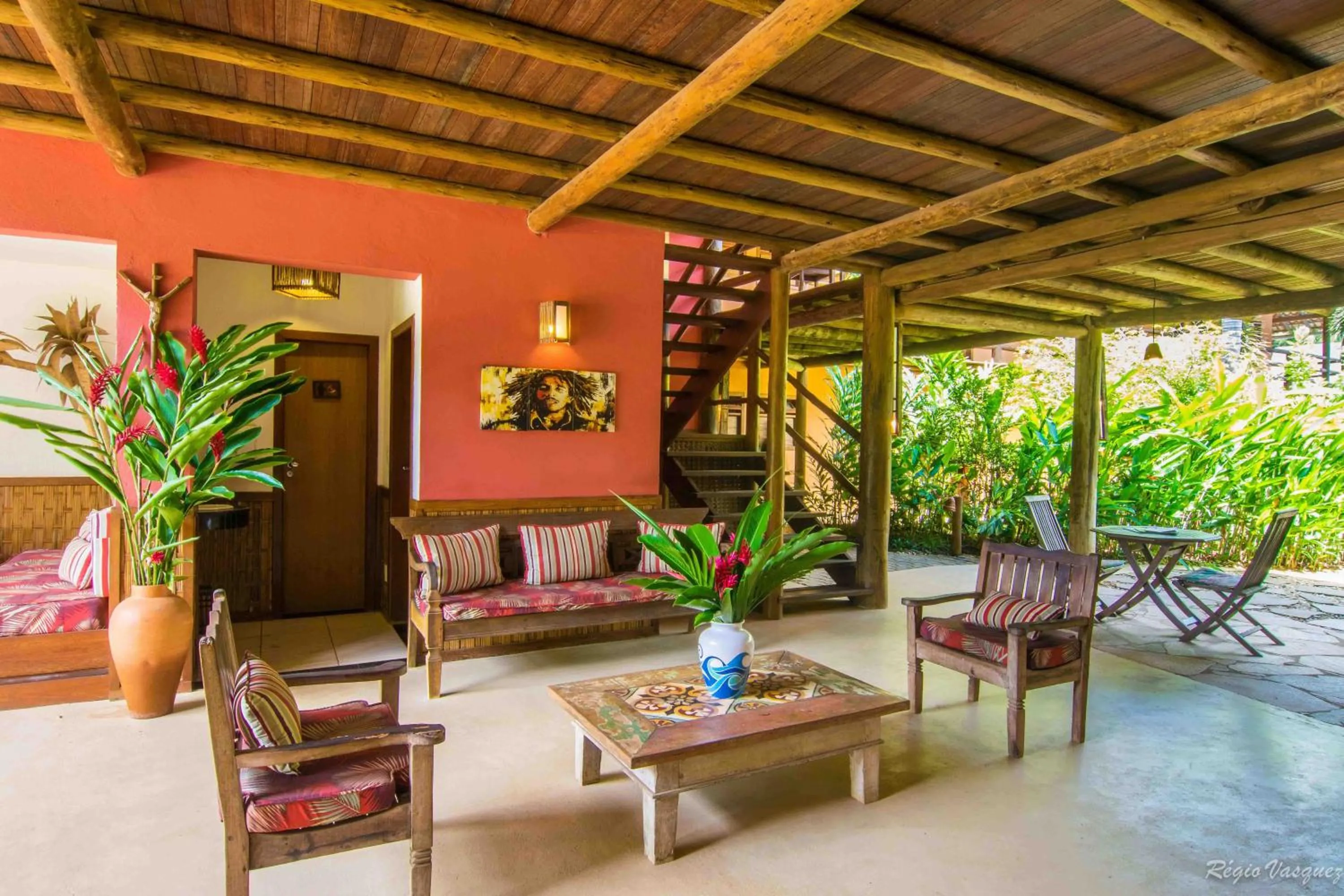 Communal lounge/ TV room in Pousada Vila do Dengo