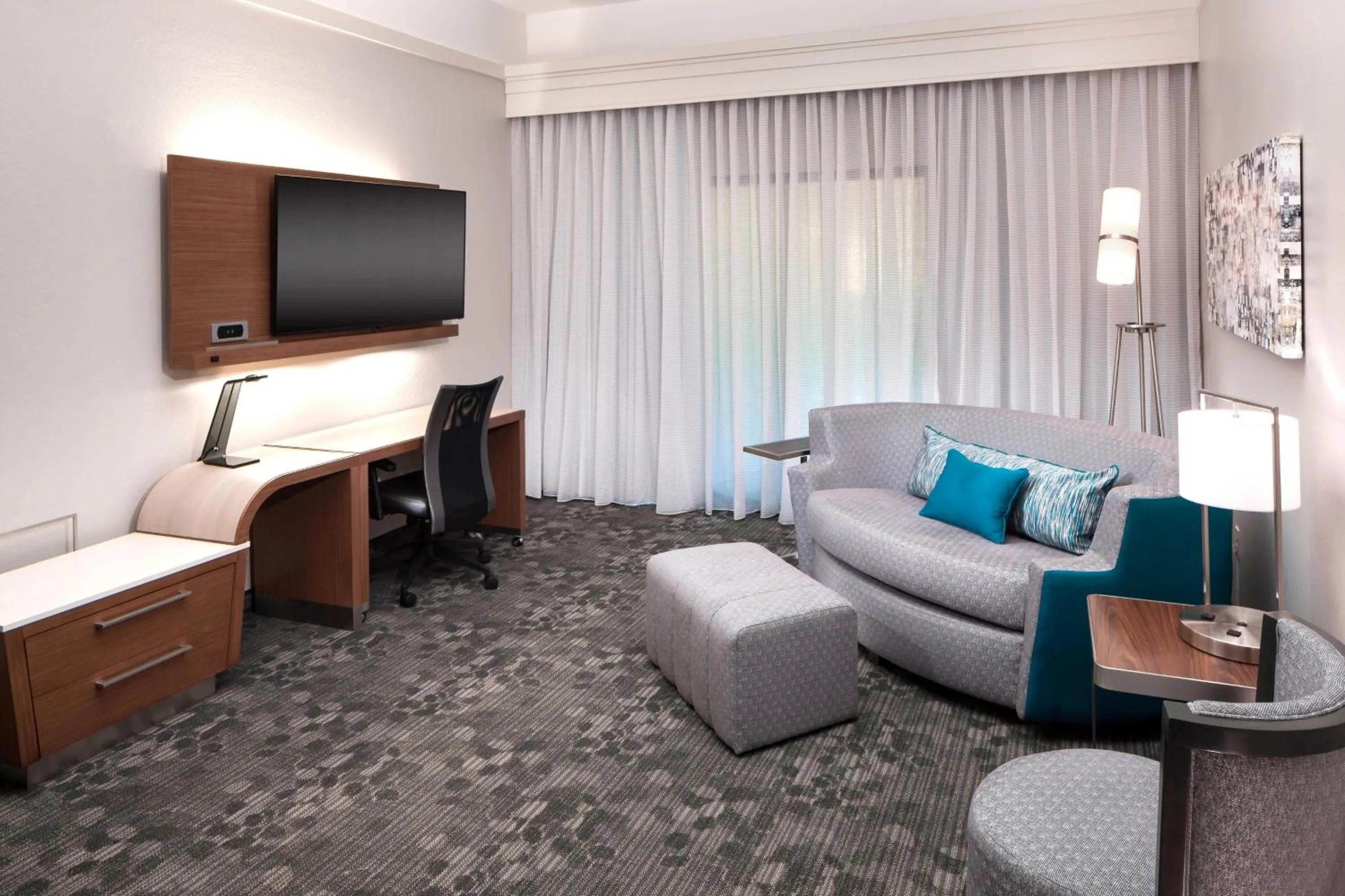 Photo of the whole room in Courtyard by Marriott Pensacola