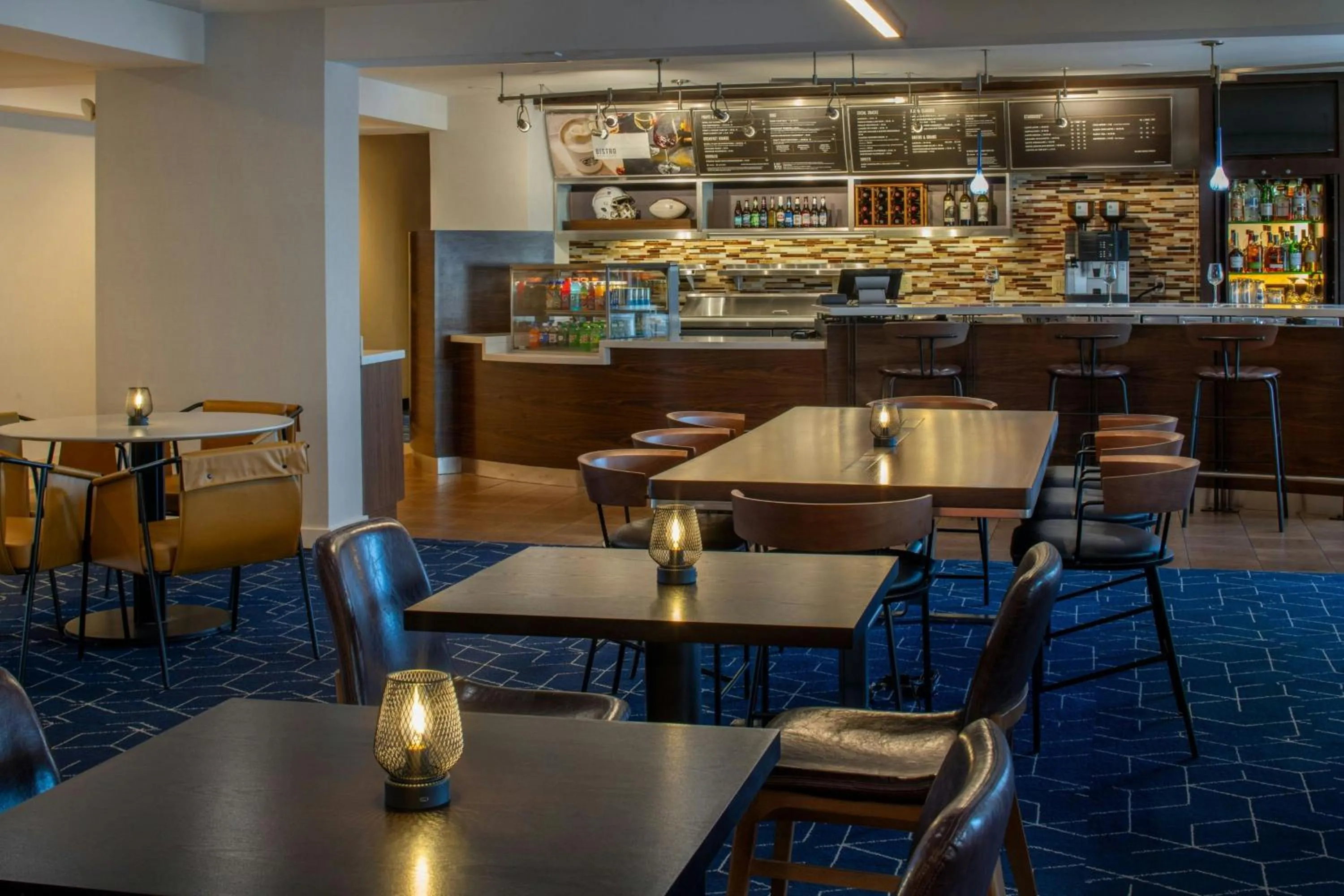 Restaurant/places to eat in Courtyard Gulf Shores Craft Farms