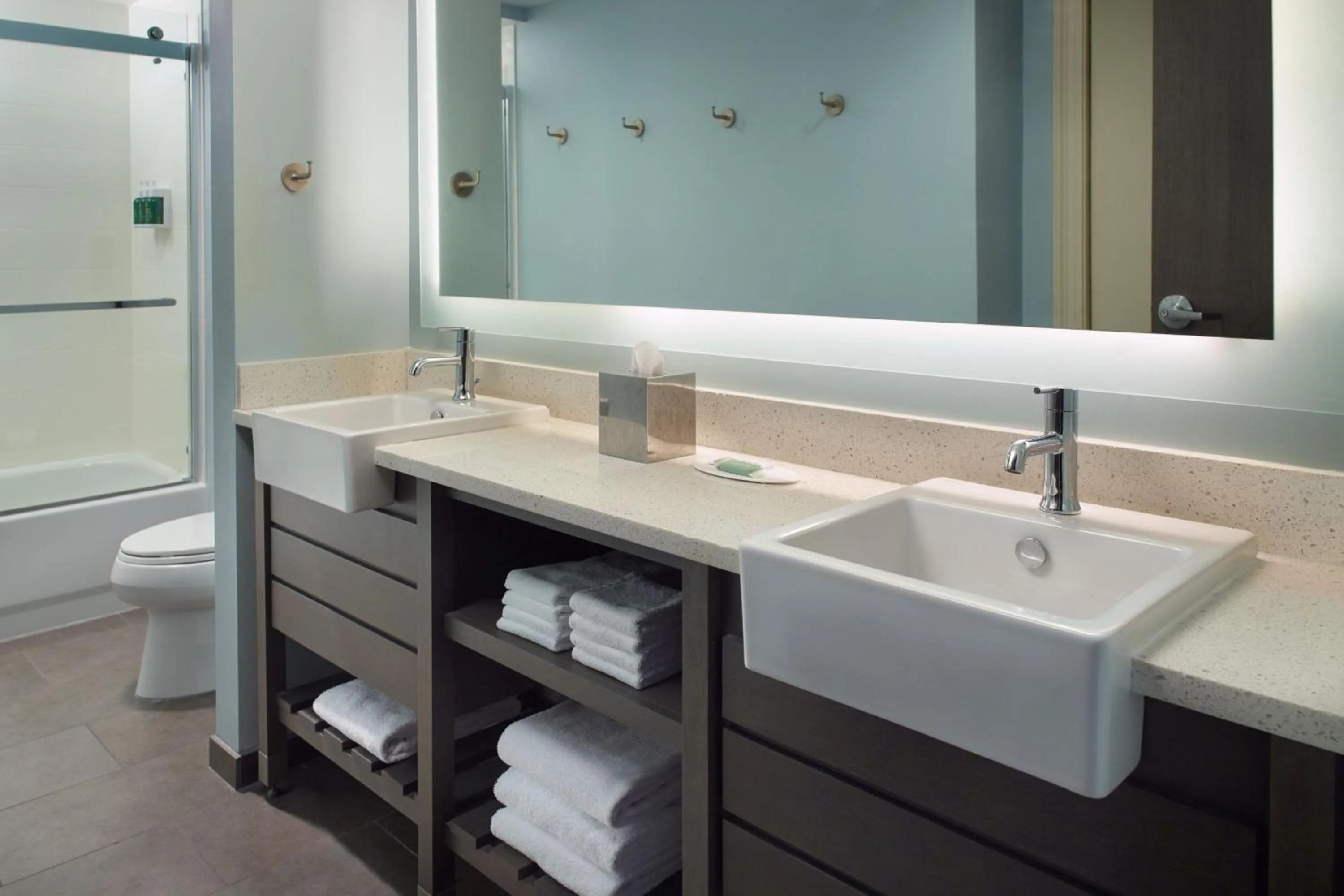Bathroom in SpringHill Suites by Marriott Pensacola Beach