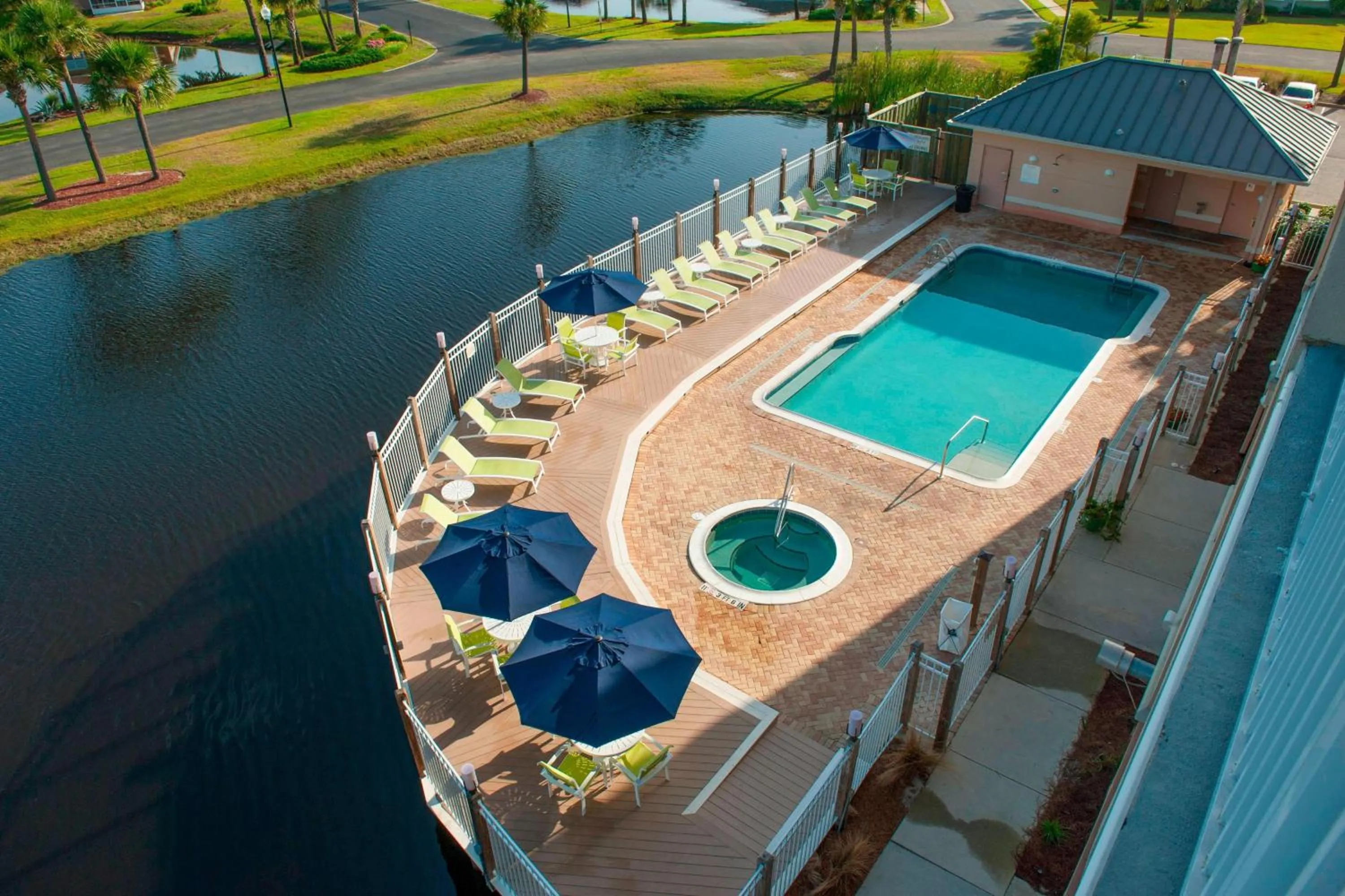 Swimming pool in Fairfield Inn & Suites Orange Beach
