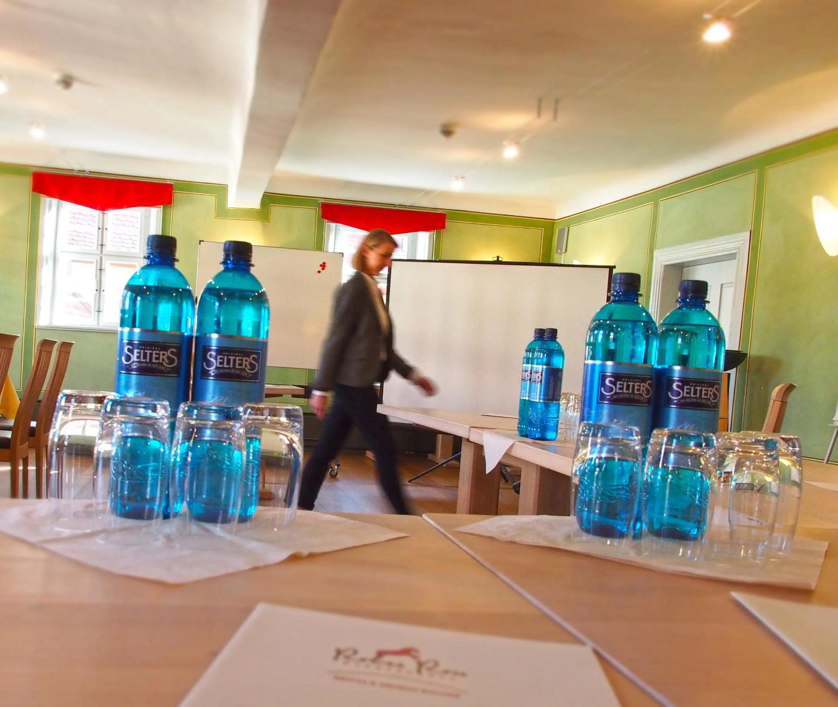 Restaurant/places to eat in Rotes Ross Marktbergel