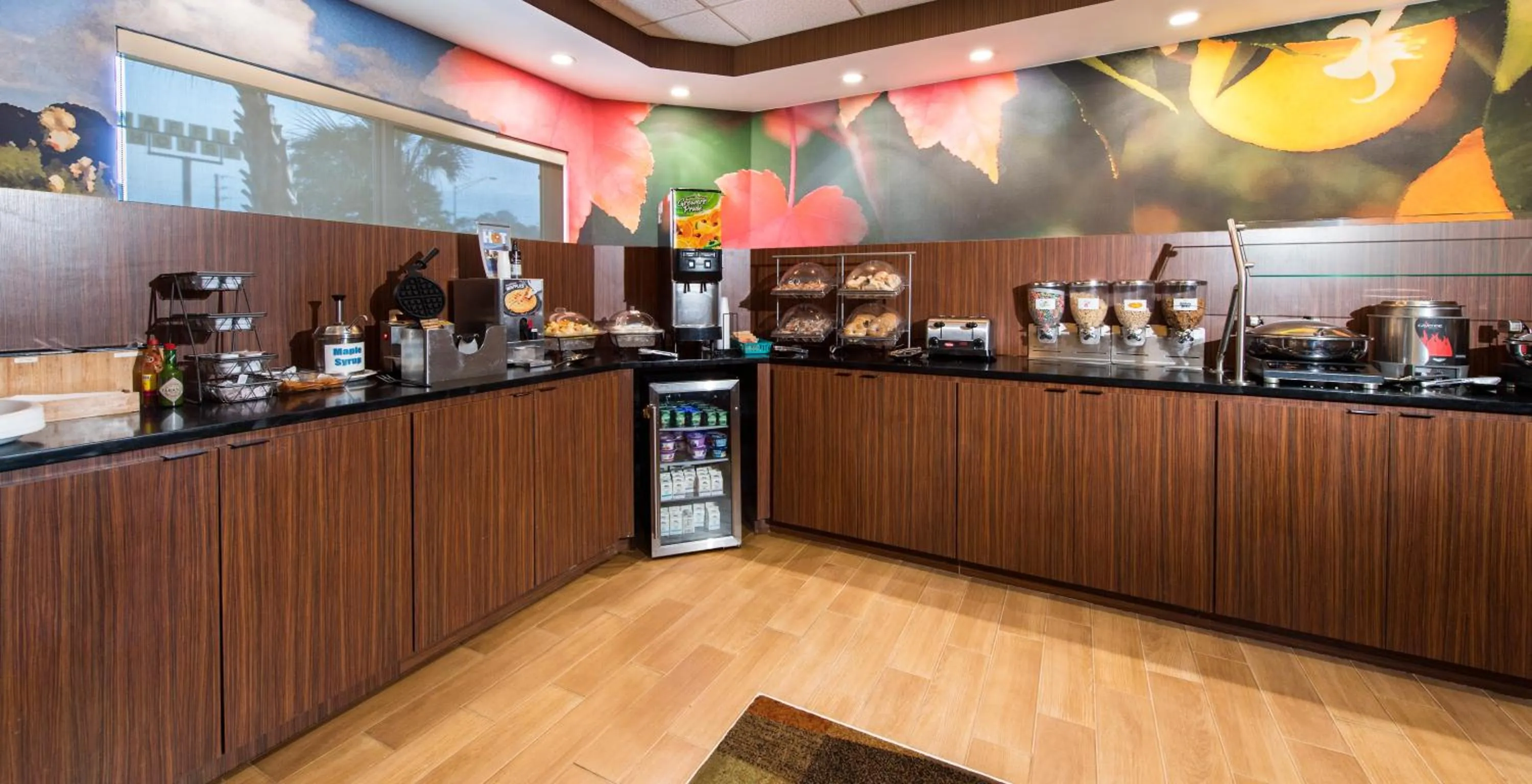 Breakfast in Fairfield Inn by Marriott Pensacola I-10