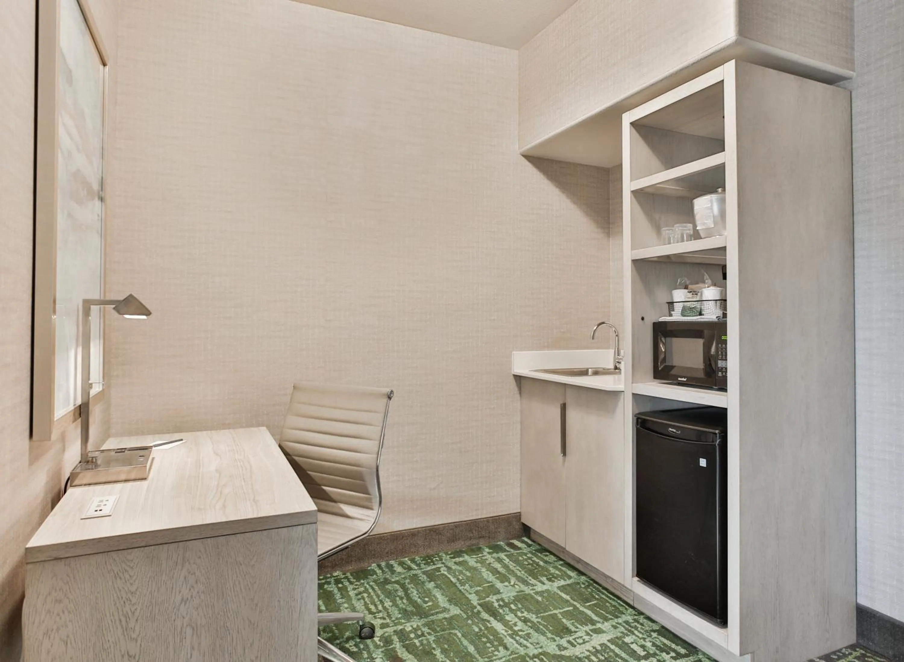 Kitchen or kitchenette in SpringHill Suites Prescott