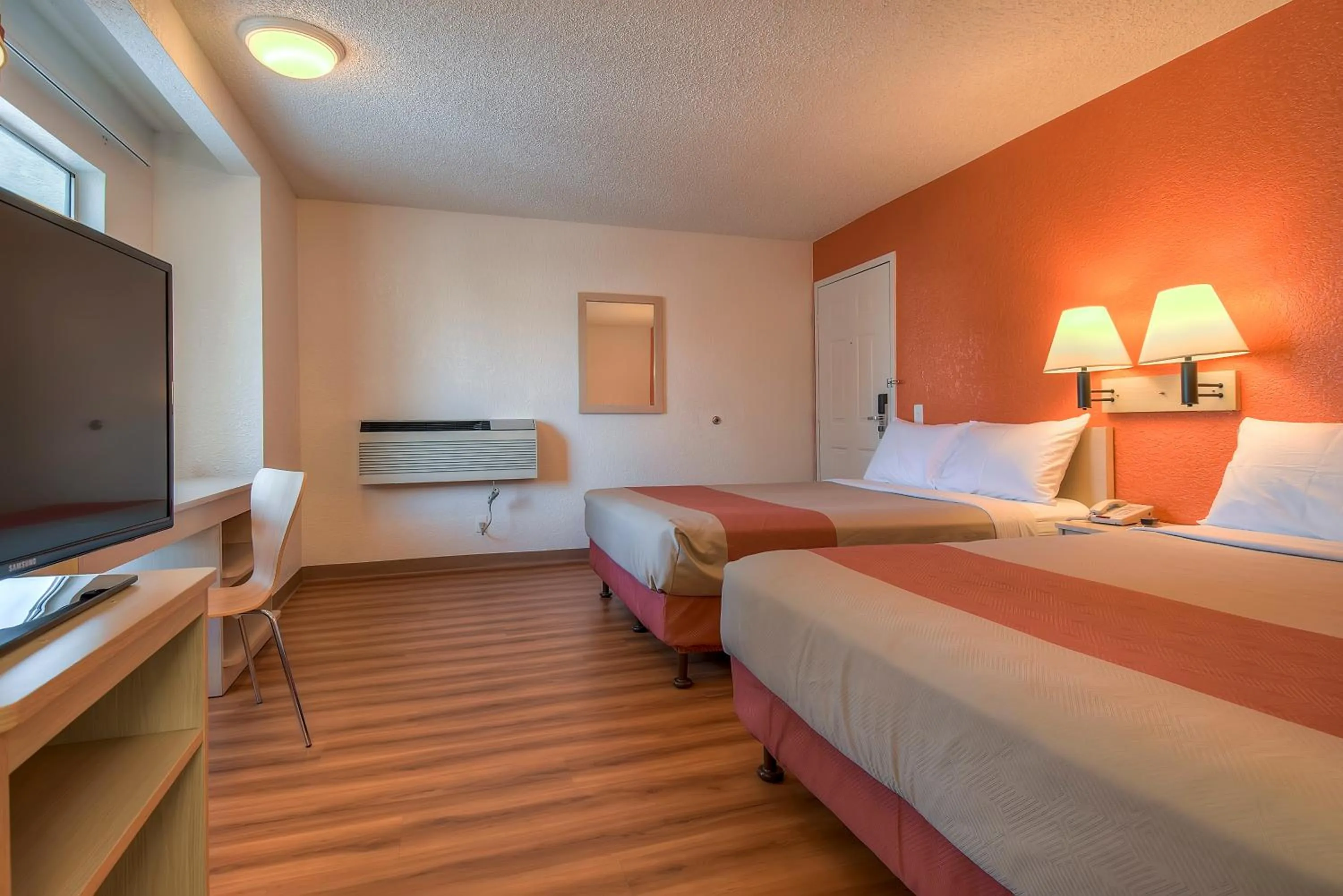 Bed in Motel 6-Rowland Heights, CA - Los Angeles - Pomona