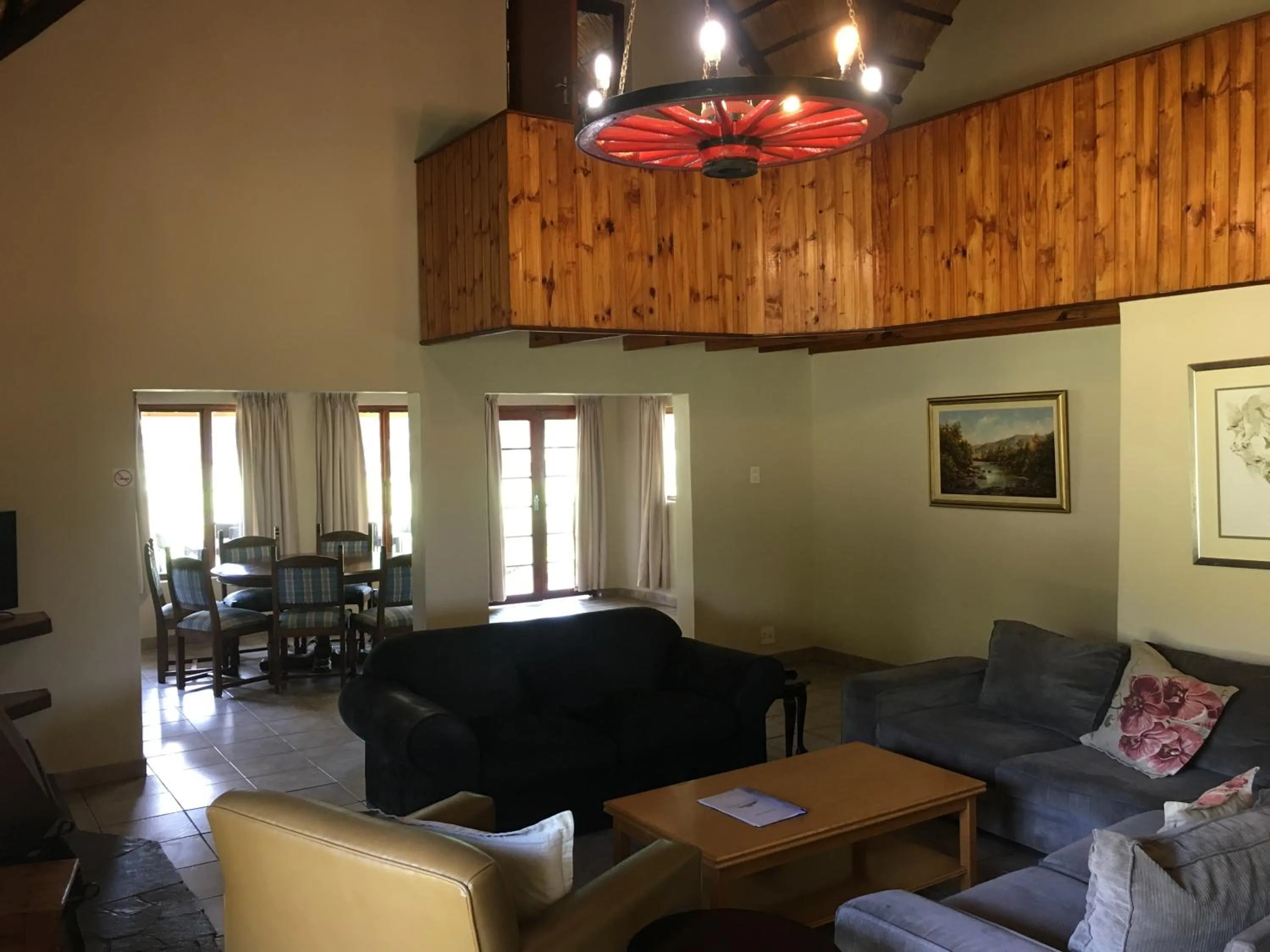 Living room in Dragon Peaks Mountain Resort