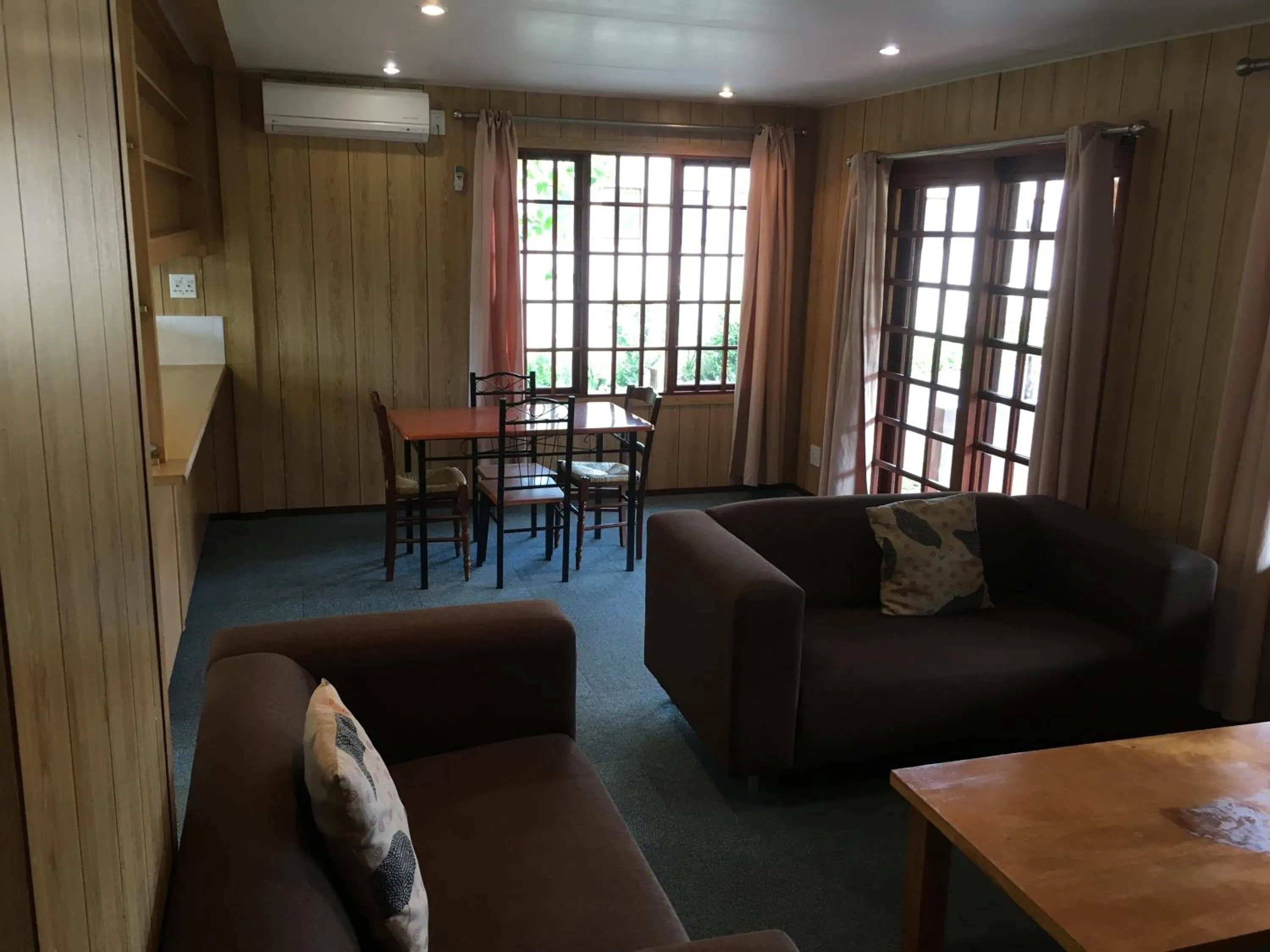 Living room in Dragon Peaks Mountain Resort