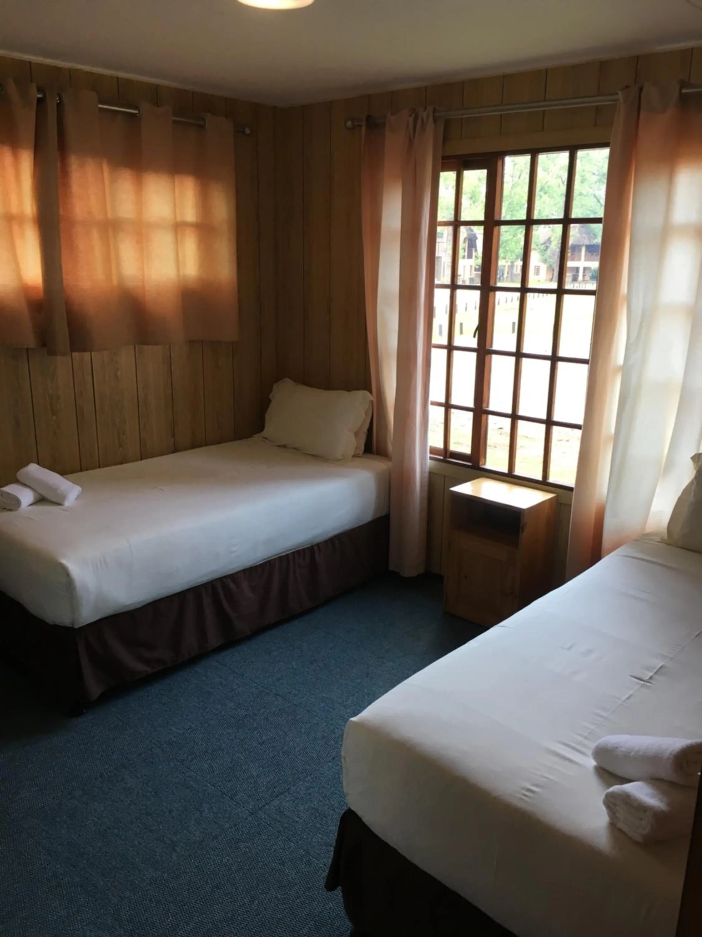 Bedroom, Bed in Dragon Peaks Mountain Resort
