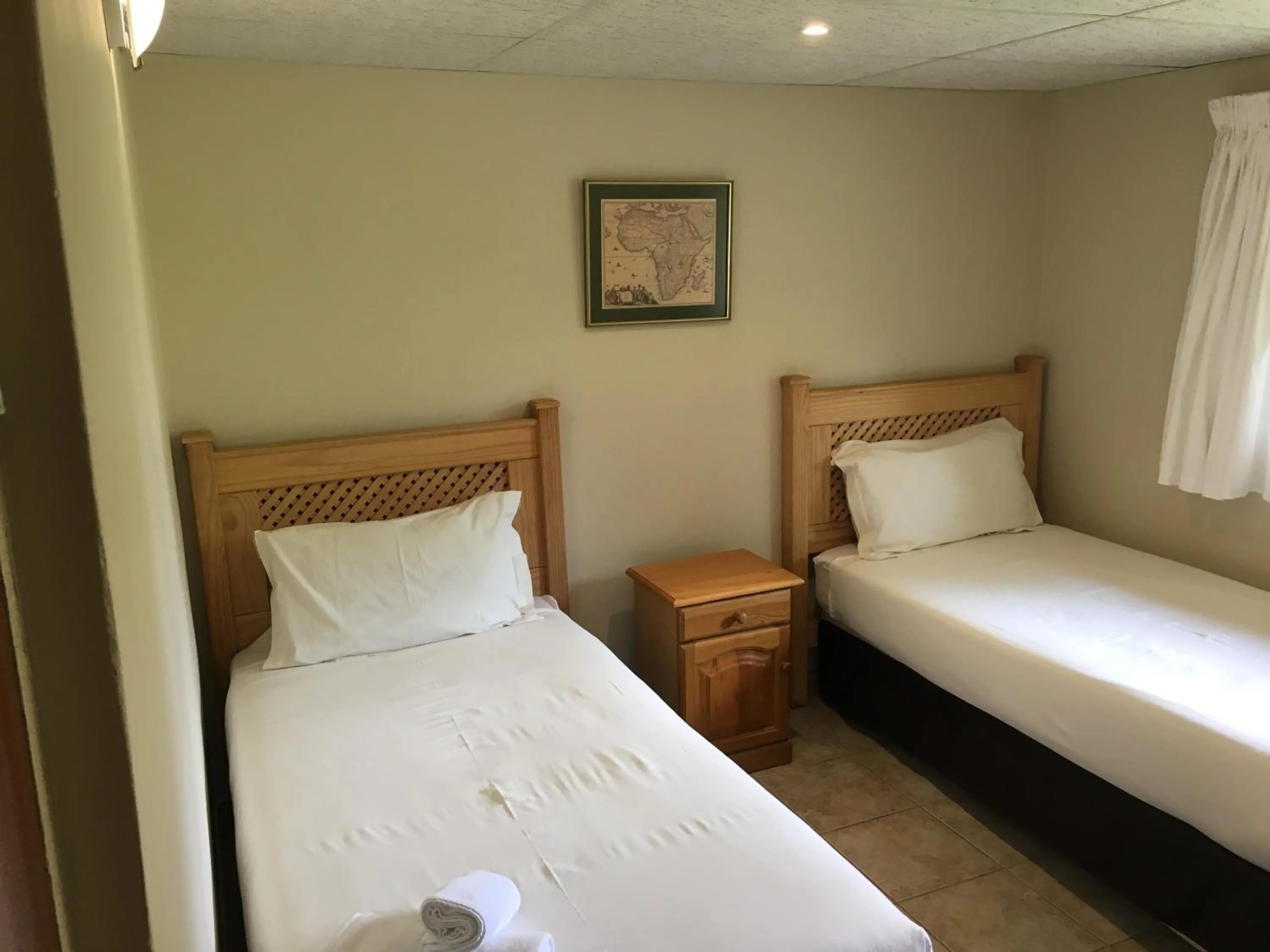 Bedroom, Bed in Dragon Peaks Mountain Resort